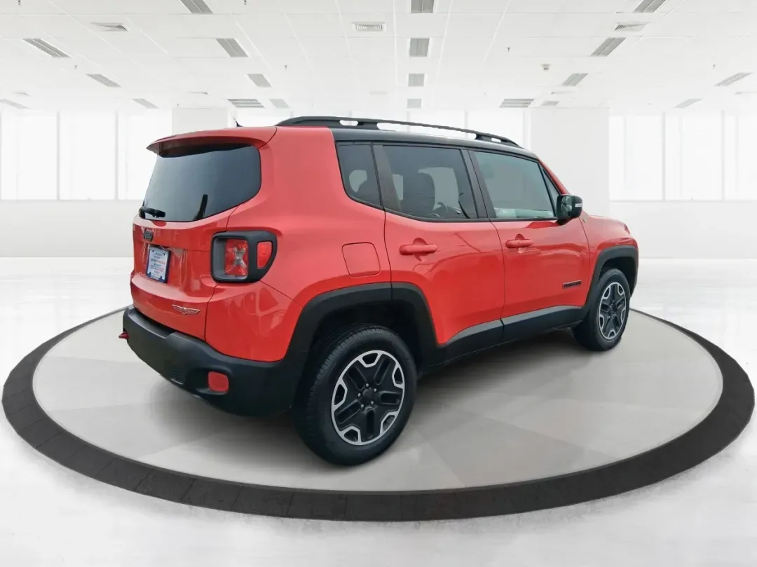 2016 Jeep Renegade Trailhawk (ZACCJBCTXGP) with an Tigershark MultiAir 2.4L I-4 variable valve contro engine, 9A transmission, located at 1099 N County Rd 25A , Troy, OH, 45373, (937) 908-9800, 40.057079, -84.212883 - **Experience Adventure and Comfort with the 2016 Jeep Renegade Trailhawk!**<br /> <br /> Are you ready to elevate your lifestyle with a versatile vehicle that's perfect for weekend getaways, daily commutes, and everything in between? Look no further than the 2016 Jeep Renegade Trailhawk available at - Photo#2