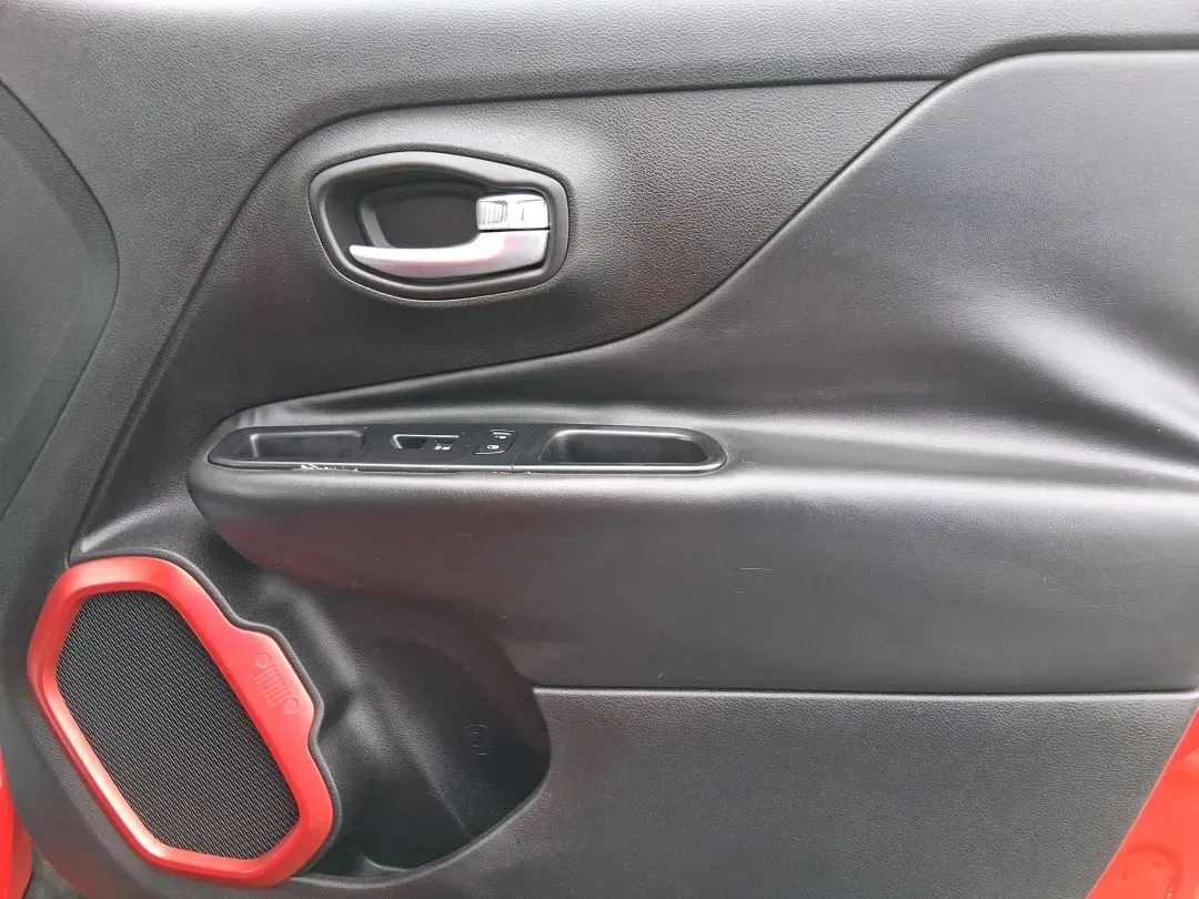 2016 Jeep Renegade Trailhawk (ZACCJBCTXGP) with an Tigershark MultiAir 2.4L I-4 variable valve contro engine, 9A transmission, located at 1099 N County Rd 25A , Troy, OH, 45373, (937) 908-9800, 40.057079, -84.212883 - **Experience Adventure and Comfort with the 2016 Jeep Renegade Trailhawk!**<br /> <br /> Are you ready to elevate your lifestyle with a versatile vehicle that's perfect for weekend getaways, daily commutes, and everything in between? Look no further than the 2016 Jeep Renegade Trailhawk available at - Photo#19