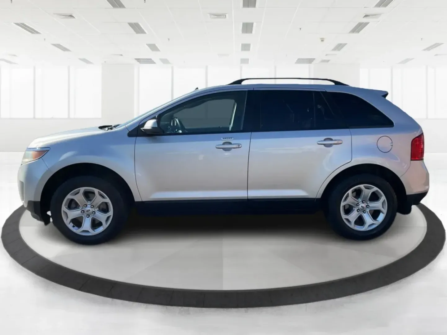 2012 Ford Edge SEL (2FMDK3JC9CB) with an Other engine, located at 880 E. National Road, Vandalia, OH, 45377, (937) 908-9800, 39.891918, -84.183594 - **Elevate Your Daily Drive with the 2012 Ford Edge SEL Perfect for Family Adventures and Daily Commutes!**<br /> <br /> Are you on the hunt for a versatile and stylish SUV that can cater to your family's needs while offering a comfortable daily commute? Look no further than the 2012 Ford Edge SEL, - Photo#5