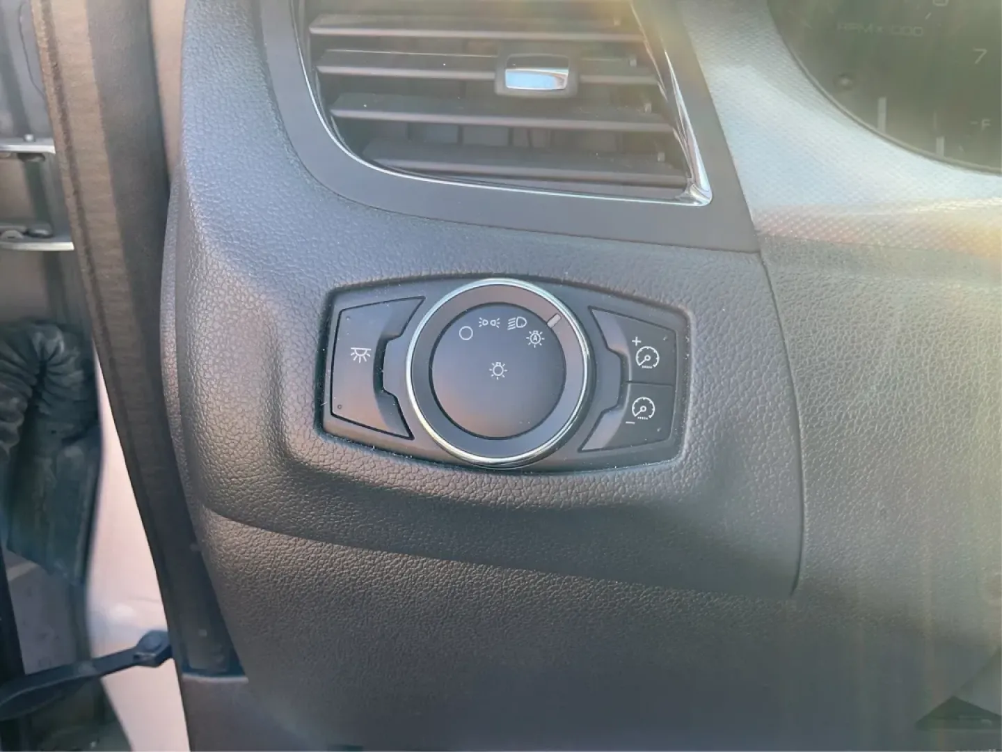 2012 Ford Edge SEL (2FMDK3JC9CB) with an Other engine, located at 880 E. National Road, Vandalia, OH, 45377, (937) 908-9800, 39.891918, -84.183594 - **Elevate Your Daily Drive with the 2012 Ford Edge SEL Perfect for Family Adventures and Daily Commutes!**<br /> <br /> Are you on the hunt for a versatile and stylish SUV that can cater to your family's needs while offering a comfortable daily commute? Look no further than the 2012 Ford Edge SEL, - Photo#17