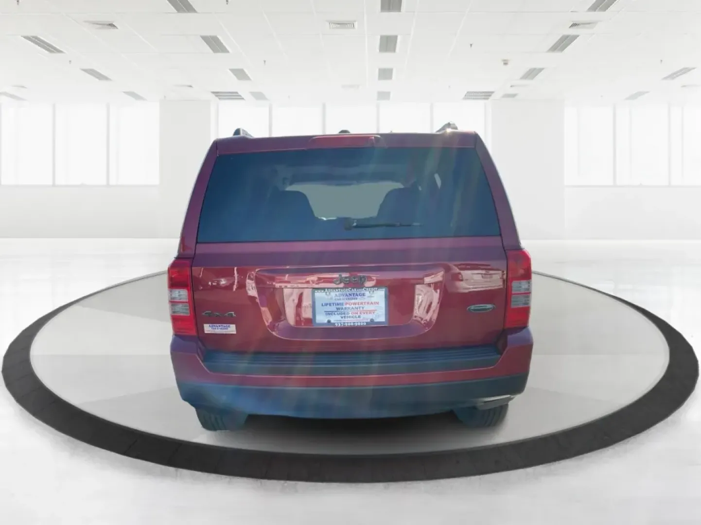 2015 Jeep Patriot Latitude (1C4NJRFB0FD) with an 2.4L I-4 DOHC engine, located at 401 Woodman Dr, Riverside, OH, 45431, (937) 908-9800, 39.760899, -84.123421 - **Adventure Awaits with the 2015 Jeep Patriot Latitude Your Perfect Companion for Every Journey!**<br /> <br /> At Advantage Car and Credit - Riverside, located at 401 Woodman Dr, Riverside, OH 45431, we understand that life is an adventure, whether it's gearing up for a weekend getaway or managing - Photo#3