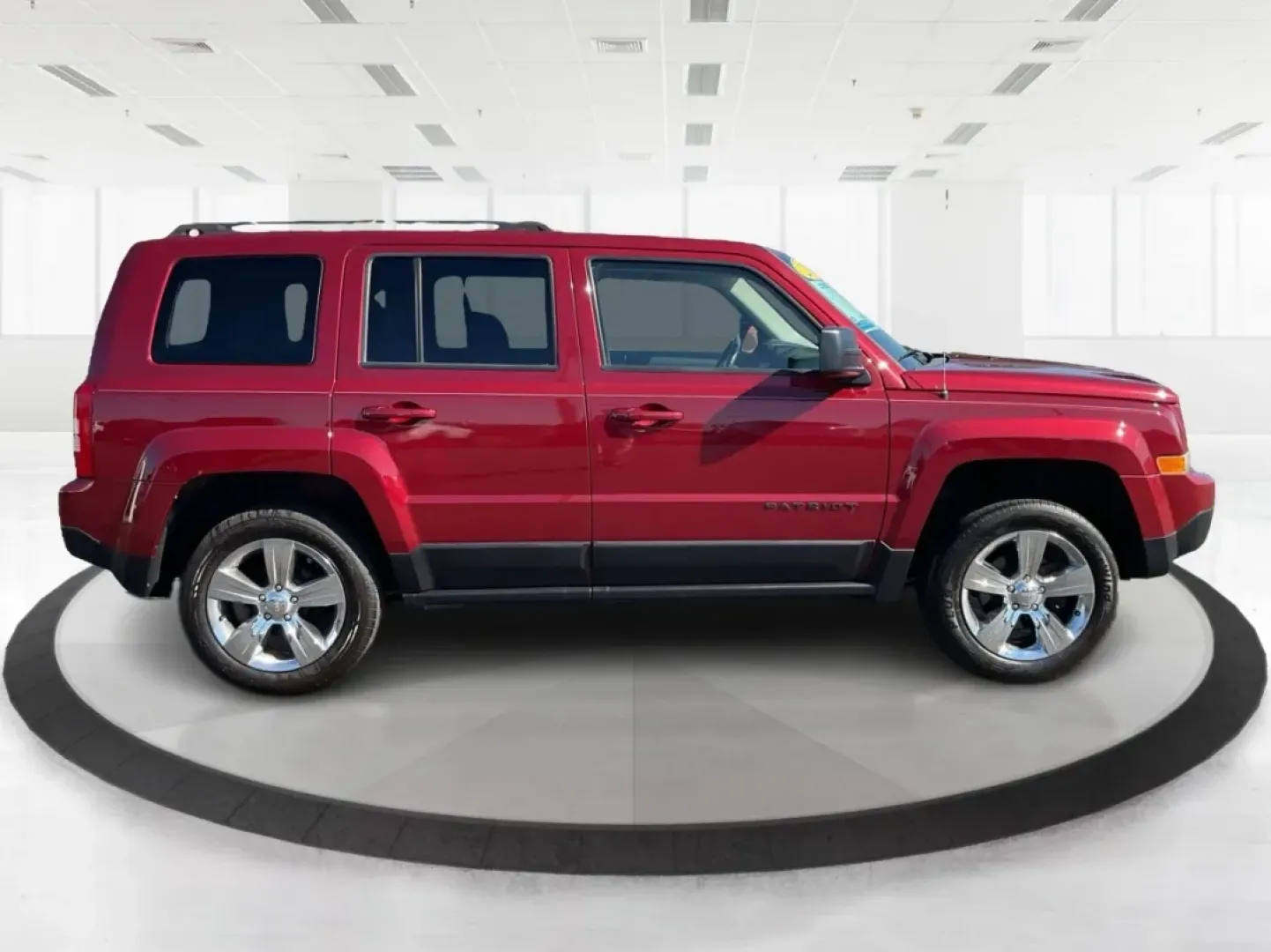2015 Jeep Patriot Latitude (1C4NJRFB0FD) with an 2.4L I-4 DOHC engine, located at 4508 South Dixie Dr, Moraine, OH, 45439, (937) 908-9800, 39.689976, -84.218452 - **Adventure Awaits with the 2015 Jeep Patriot Latitude Your Perfect Companion for Every Journey!**<br /> <br /> At Advantage Car and Credit - Riverside, located at 401 Woodman Dr, Riverside, OH 45431, we understand that life is an adventure, whether it's gearing up for a weekend getaway or managing - Photo#1