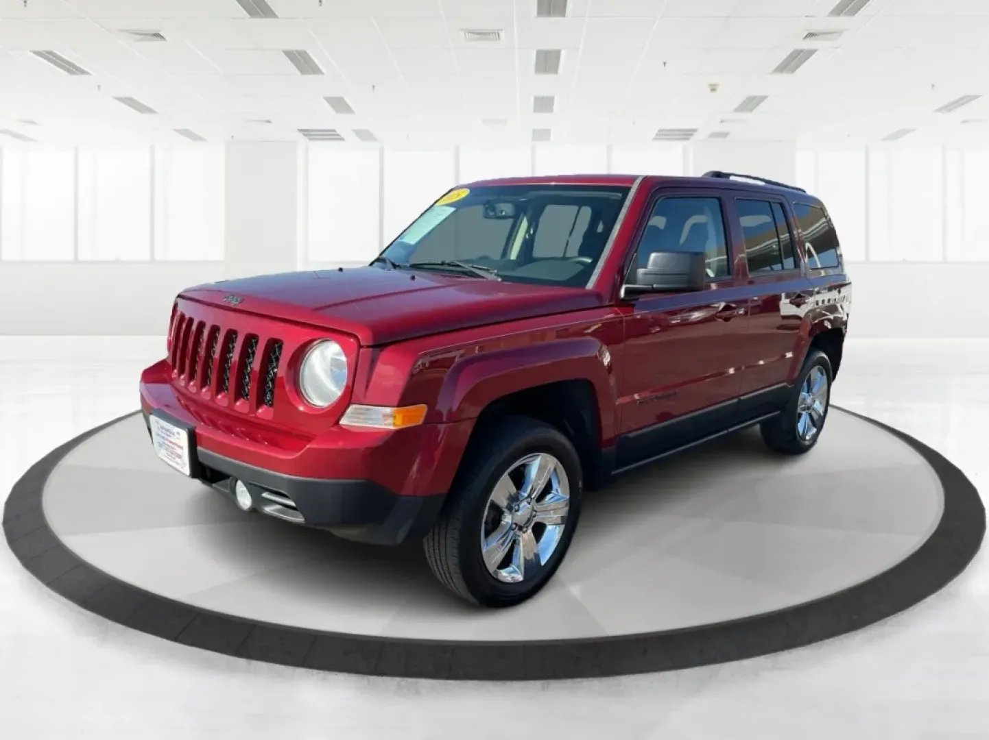 2015 Jeep Patriot Latitude (1C4NJRFB0FD) with an 2.4L I-4 DOHC engine, located at 4508 South Dixie Dr, Moraine, OH, 45439, (937) 908-9800, 39.689976, -84.218452 - **Adventure Awaits with the 2015 Jeep Patriot Latitude Your Perfect Companion for Every Journey!**<br /> <br /> At Advantage Car and Credit - Riverside, located at 401 Woodman Dr, Riverside, OH 45431, we understand that life is an adventure, whether it's gearing up for a weekend getaway or managing - Photo#8