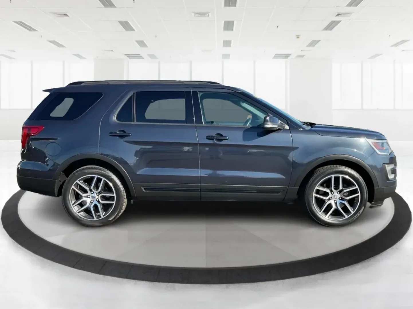 2017 Ford Explorer Sport (1FM5K8GT3HG) with an EcoBoost 3.5L V-6 gasoline direct injection engine, located at 4508 South Dixie Dr, Moraine, OH, 45439, (937) 908-9800, 39.689976, -84.218452 - Elevate your adventures with the 2017 Ford Explorer Sport, a versatile SUV that's perfect for families, commuters, and weekend explorers alike! With its rugged design and premium features, this dynamic vehicle seamlessly combines sophistication with functionality. Whether you're navigating the bustl - Photo#1