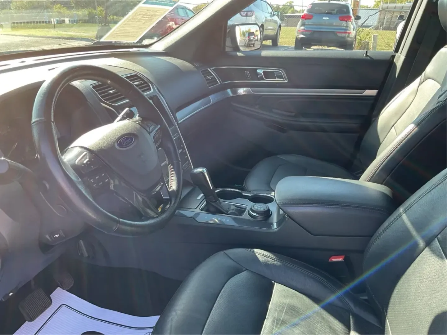 2017 Ford Explorer Sport (1FM5K8GT3HG) with an EcoBoost 3.5L V-6 gasoline direct injection engine, located at 4508 South Dixie Dr, Moraine, OH, 45439, (937) 908-9800, 39.689976, -84.218452 - Elevate your adventures with the 2017 Ford Explorer Sport, a versatile SUV that's perfect for families, commuters, and weekend explorers alike! With its rugged design and premium features, this dynamic vehicle seamlessly combines sophistication with functionality. Whether you're navigating the bustl - Photo#9