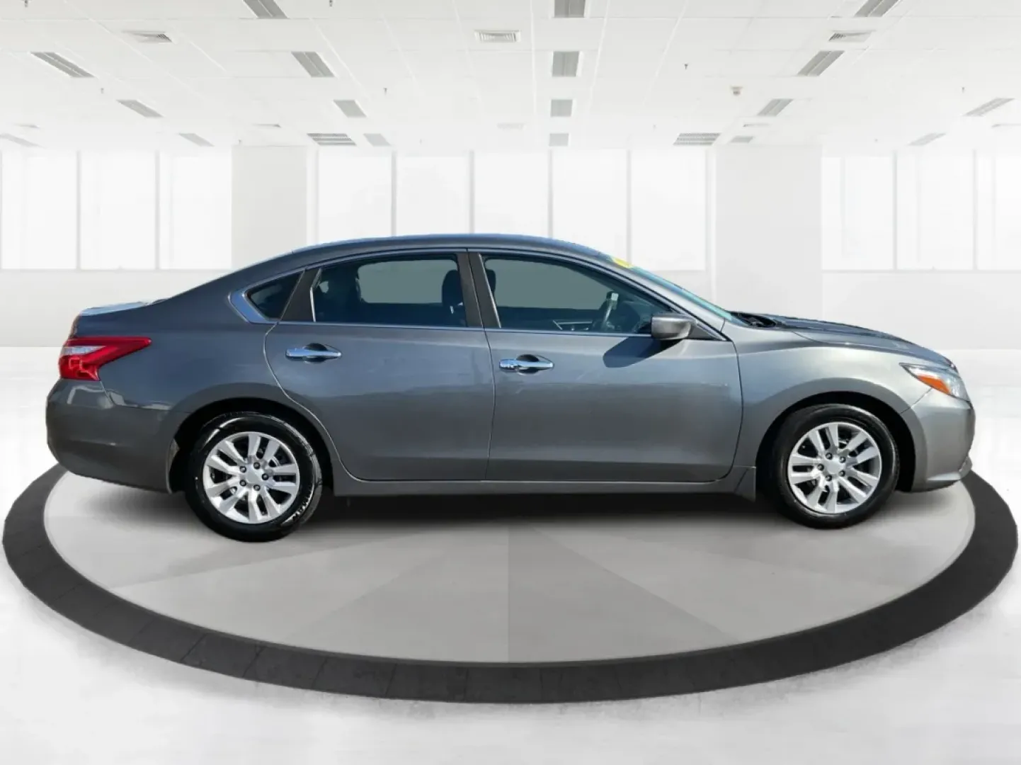 2017 Nissan Altima 2.5 S (1N4AL3AP1HC) with an 2.5L I-4 DOHC engine, located at 4508 South Dixie Dr, Moraine, OH, 45439, (937) 908-9800, 39.689976, -84.218452 - Elevate your daily driving experience with the perfect blend of style, performance, and affordability. At Advantage Car and Credit in Moraine, OH, we understand that finding reliable transportation is essential for your busy lifestyle-whether you're commuting to work, running errands, or embarking o - Photo#1