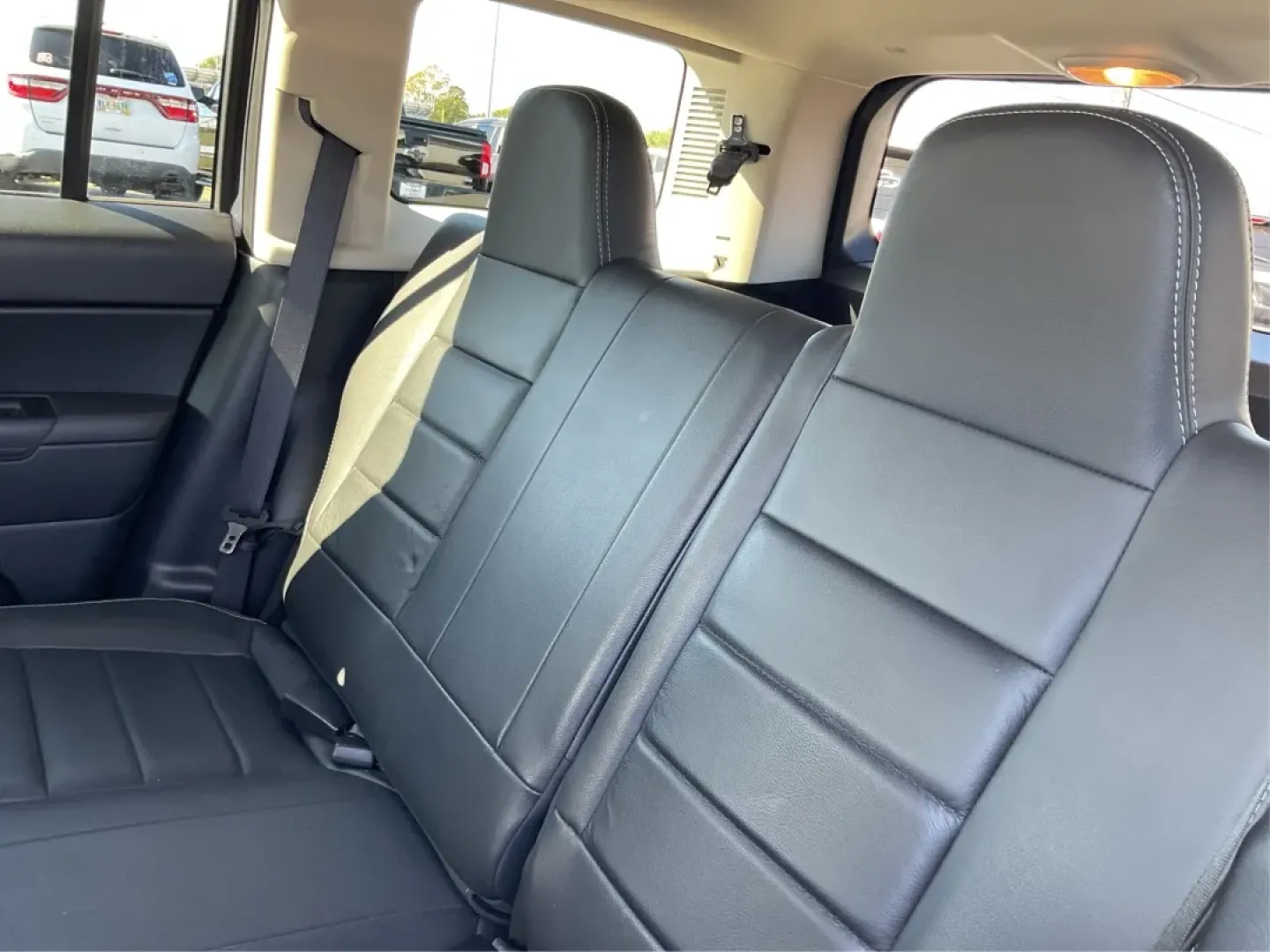 2015 Jeep Patriot High Altitude Edition (1C4NJPFA5FD) with an 2L I-4 DOHC engine, located at 1230 East Main St, Xenia, OH, 45385, (937) 908-9800, 39.688026, -83.910172 - Discover the perfect blend of adventure and everyday practicality with the 2015 Jeep Patriot High Altitude Edition, now available at Advantage Car and Credit in Moraine, OH! Designed for those who want to conquer both the urban jungle and the great outdoors, this SUV is not just a vehicle; it's a li - Photo#10