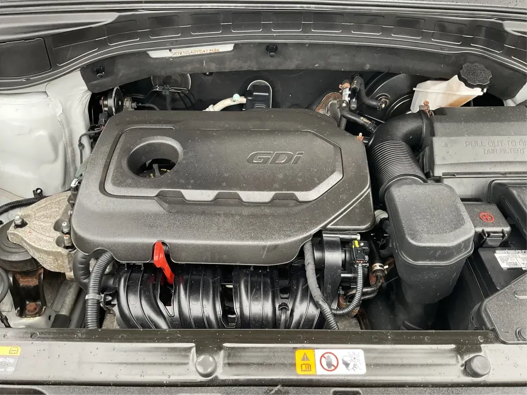 2017 Hyundai Santa Fe 2.4L (5XYZTDLB2HG) with an Theta II 2.4L I-4 gasoline direct injection engine, located at 4508 South Dixie Dr, Moraine, OH, 45439, (937) 908-9800, 39.689976, -84.218452 - Discover the perfect blend of comfort, capability, and style with the 2017 Hyundai Santa Fe, now available at Advantage Car and Credit, located at 1184 Kauffman Ave, Fairborn, OH 45324. This versatile SUV is an excellent choice for growing families, weekend adventurers, or budget-conscious buyers lo - Photo#11