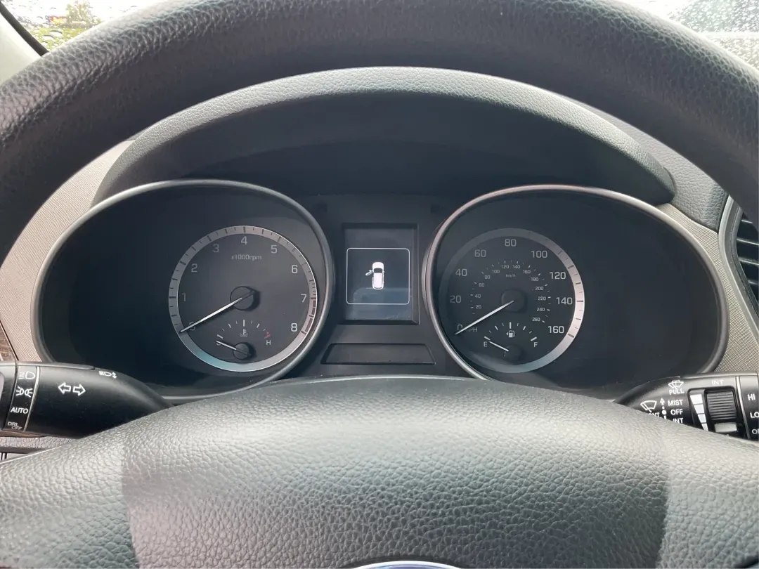 2017 Hyundai Santa Fe 2.4L (5XYZTDLB2HG) with an Theta II 2.4L I-4 gasoline direct injection engine, located at 4508 South Dixie Dr, Moraine, OH, 45439, (937) 908-9800, 39.689976, -84.218452 - Discover the perfect blend of comfort, capability, and style with the 2017 Hyundai Santa Fe, now available at Advantage Car and Credit, located at 1184 Kauffman Ave, Fairborn, OH 45324. This versatile SUV is an excellent choice for growing families, weekend adventurers, or budget-conscious buyers lo - Photo#15