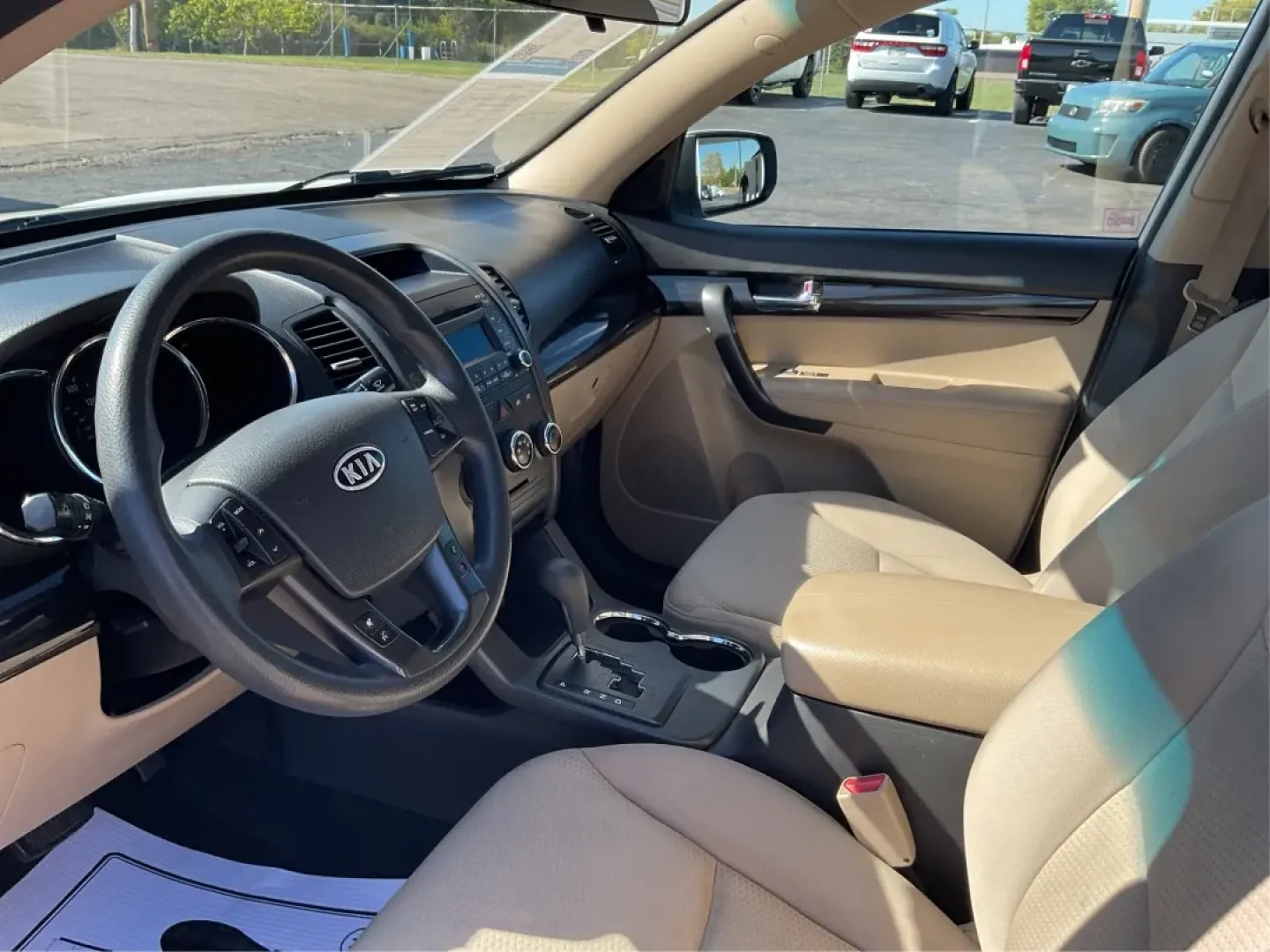 2011 Kia Sorento LX (5XYKTCA19BG) with an 2.4L I-4 DOHC engine, located at 880 E. National Road, Vandalia, OH, 45377, (937) 908-9800, 39.891918, -84.183594 - Discover your next adventure with the 2011 Kia Sorento LX, an SUV that's not just a vehicle but a versatile companion for all your lifestyle needs. Whether you're navigating the bustling streets of Vandalia, OH, commuting to work, or planning a weekend getaway, this vehicle is designed to keep up wi - Photo#9