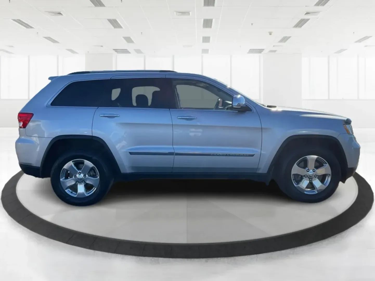 2011 Jeep Grand Cherokee Limited (1J4RR5GT0BC) with an Other engine, located at 1099 N County Rd 25A , Troy, OH, 45373, (937) 908-9800, 40.057079, -84.212883 - Discover the ultimate adventure companion waiting for you at Advantage Car and Credit - Troy, located at 1099 N County Rd 25A, Troy, OH 45373. Our **2011 Jeep Grand Cherokee Limited** is designed for those who crave exploration without sacrificing comfort. Ideal for weekend getaways, this SUV seamle - Photo#1
