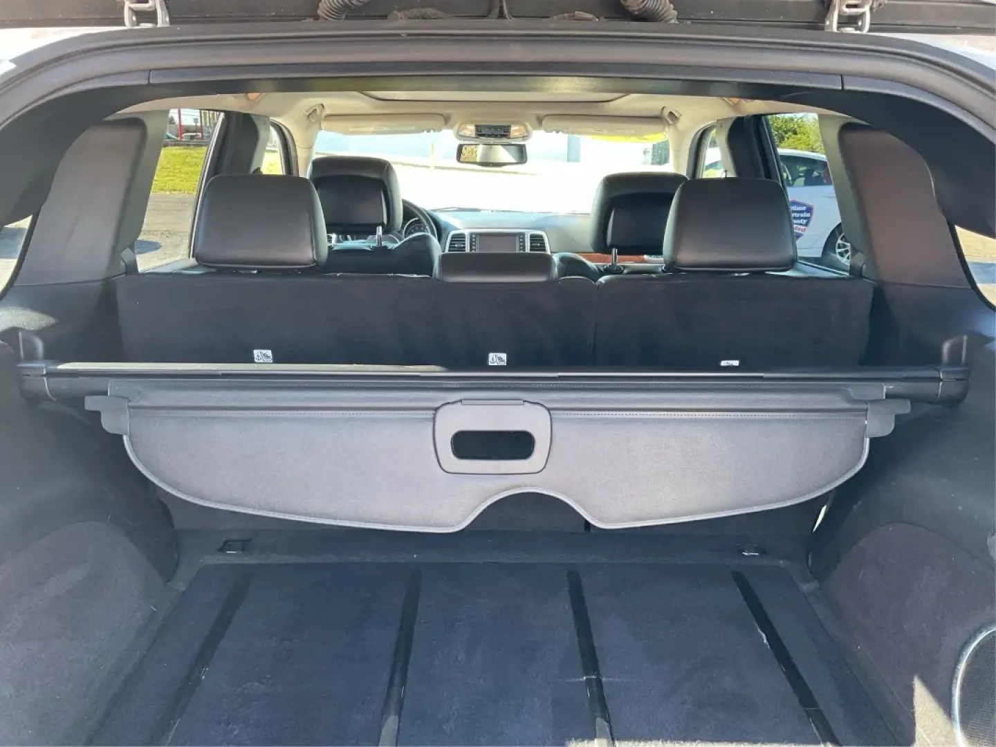 2011 Jeep Grand Cherokee Limited (1J4RR5GT0BC) with an Other engine, located at 1099 N County Rd 25A , Troy, OH, 45373, (937) 908-9800, 40.057079, -84.212883 - Discover the ultimate adventure companion waiting for you at Advantage Car and Credit - Troy, located at 1099 N County Rd 25A, Troy, OH 45373. Our **2011 Jeep Grand Cherokee Limited** is designed for those who crave exploration without sacrificing comfort. Ideal for weekend getaways, this SUV seamle - Photo#12