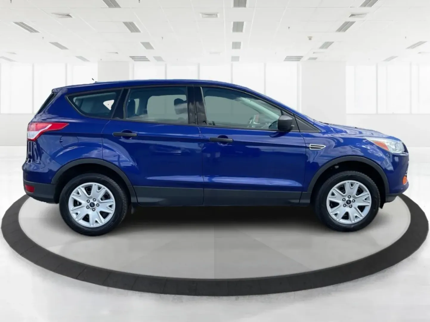 2016 Ford Escape S (1FMCU0F77GU) with an Duratec 2.5L I-4 DOHC engine, located at 4508 South Dixie Dr, Moraine, OH, 45439, (937) 908-9800, 39.689976, -84.218452 - Discover the perfect blend of style, reliability, and versatility with this exceptional 2016 Ford Escape, ideal for weekend adventures and daily commutes. Whether you're a growing family needing extra space, a commuter seeking comfort, or an outdoor enthusiast ready for your next journey, this SUV c - Photo#1