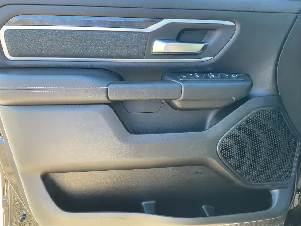 2020 Ram 1500 Big Horn Crew Cab 4x4 5'7 Box (1C6SRFFT8LN) with an 5.7L V8 OHV 16V engine, 8A transmission, located at 1951 S Dayton Lakeview Rd., New Carlisle, OH, 45344, (937) 908-9800, 39.890999, -84.050255 - **Unleash Adventure with the 2020 Ram 1500 Big Horn Crew Cab 4x4! Perfect for Your Lifestyle!**<br /> <br /> Are you ready to elevate your driving experience? The 2020 Ram 1500 Big Horn Crew Cab 4x4 is your ultimate companion for weekend getaways, daily commutes, or even family road trips. With its - Photo#18