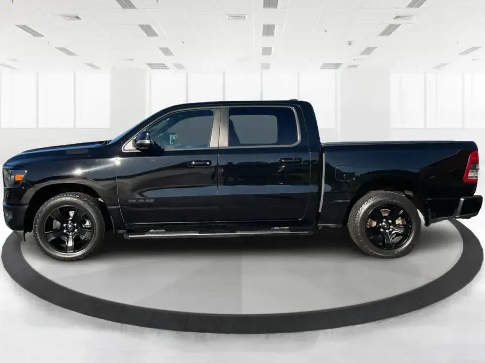 2020 Ram 1500 Big Horn Crew Cab 4x4 5'7 Box (1C6SRFFT8LN) with an 5.7L V8 OHV 16V engine, 8A transmission, located at 1230 East Main St, Xenia, OH, 45385, (937) 908-9800, 39.688026, -83.910172 - **Unleash Adventure with the 2020 Ram 1500 Big Horn Crew Cab 4x4! Perfect for Your Lifestyle!**<br /> <br /> Are you ready to elevate your driving experience? The 2020 Ram 1500 Big Horn Crew Cab 4x4 is your ultimate companion for weekend getaways, daily commutes, or even family road trips. With its - Photo#5