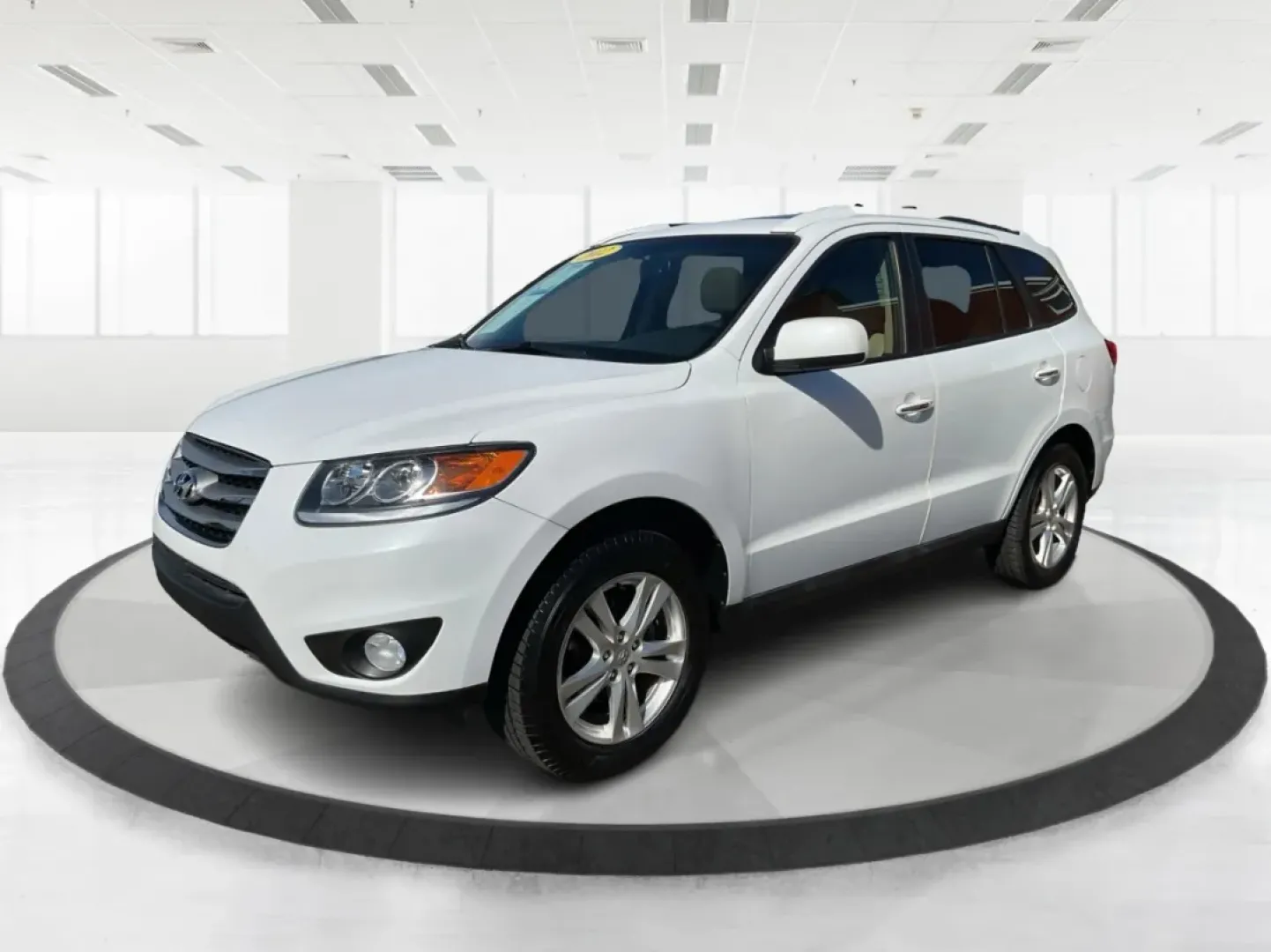 2012 Hyundai Santa Fe Limited V6 (5XYZK4AGXCG) with an 3.5L V-6 DOHC engine, located at 880 E. National Road, Vandalia, OH, 45377, (937) 908-9800, 39.891918, -84.183594 - **Adventure Awaits with This 2012 Hyundai Santa Fe Limited V6!**<br /> <br /> If you're in the market for a reliable SUV that effortlessly blends style, comfort, and capability, look no further than this stunning 2012 Hyundai Santa Fe Limited V6. Perfect for growing families, weekend adventures, or - Photo#7