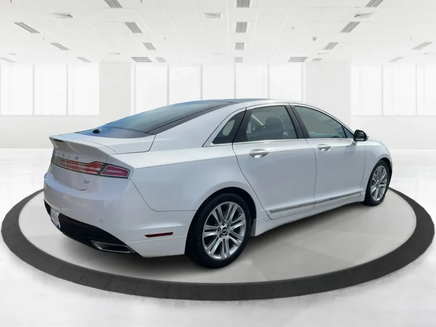 2015 Lincoln MKZ Base (3LN6L2GKXFR) with an Other engine, located at 1230 East Main St, Xenia, OH, 45385, (937) 908-9800, 39.688026, -83.910172 - **Discover the 2015 Lincoln MKZ: Your Ideal Blend of Luxury and Affordability!** <br /> <br /> Are you searching for a stylish, reliable vehicle that won't break the bank? Look no further than the 2015 Lincoln MKZ, available now at Advantage Car and Credit in Fairborn, OH. This stunning vehicle is p - Photo#2