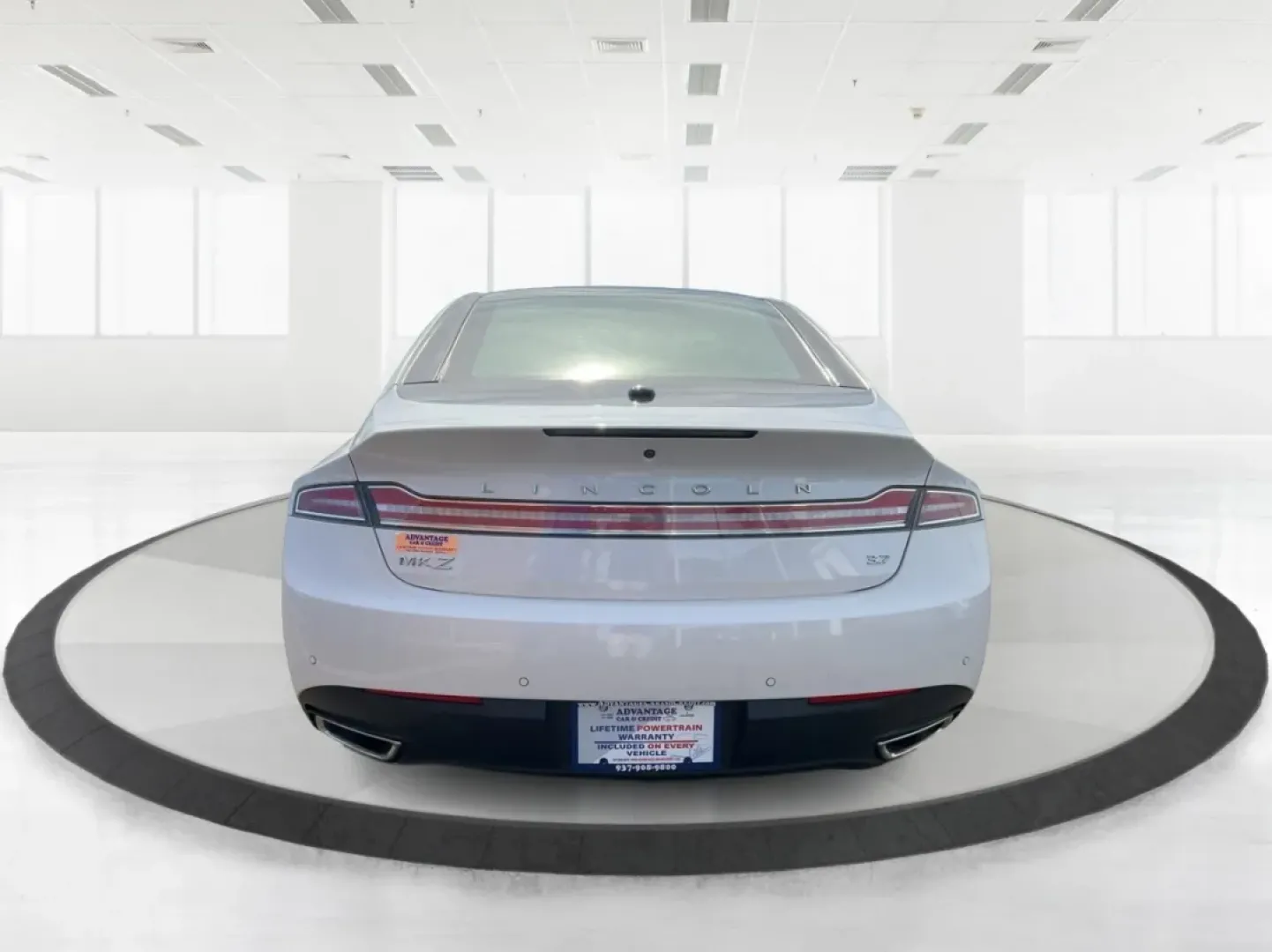 2015 Lincoln MKZ Base (3LN6L2GKXFR) with an Other engine, located at 1230 East Main St, Xenia, OH, 45385, (937) 908-9800, 39.688026, -83.910172 - **Discover the 2015 Lincoln MKZ: Your Ideal Blend of Luxury and Affordability!** <br /> <br /> Are you searching for a stylish, reliable vehicle that won't break the bank? Look no further than the 2015 Lincoln MKZ, available now at Advantage Car and Credit in Fairborn, OH. This stunning vehicle is p - Photo#3