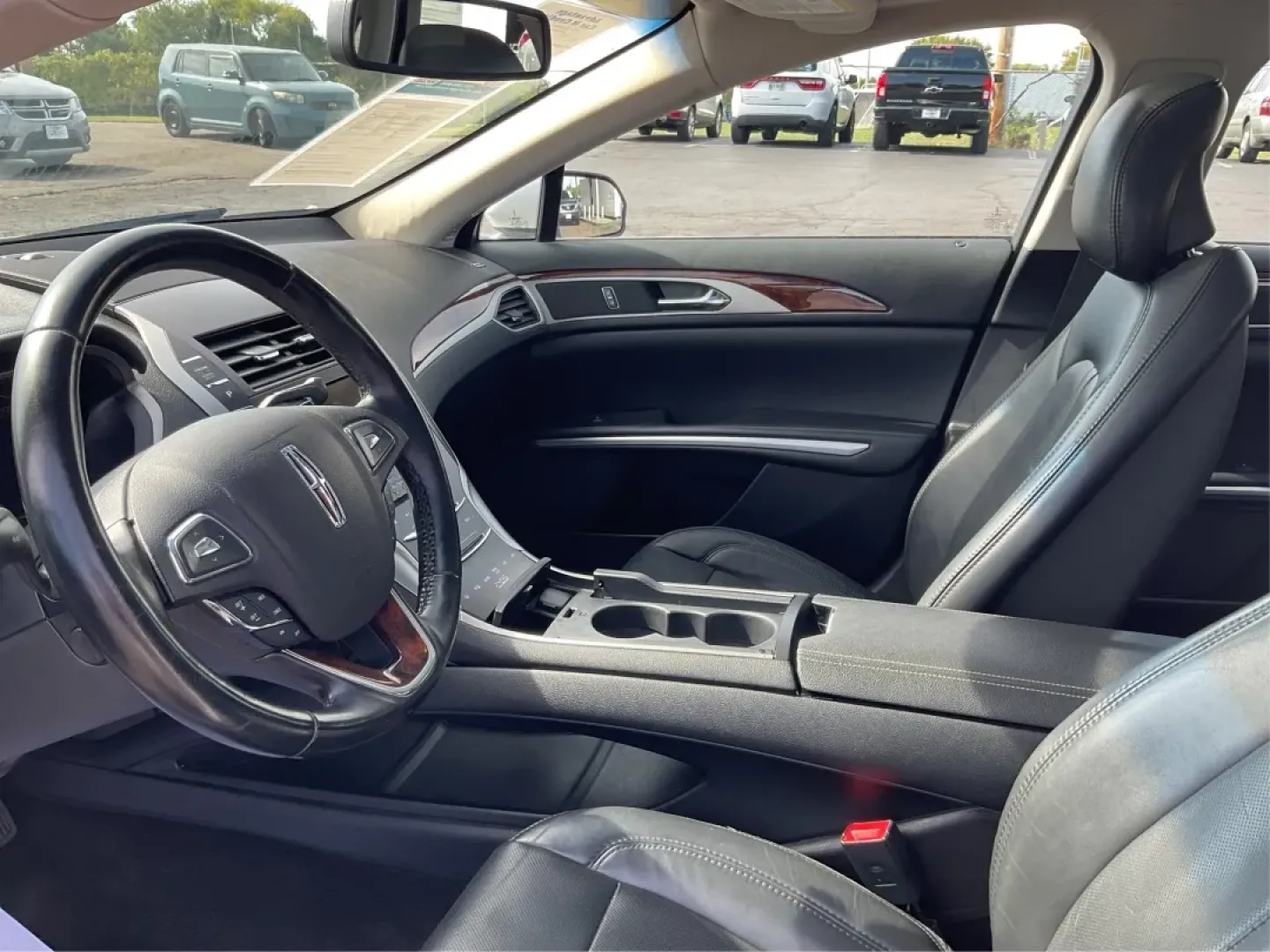 2015 Lincoln MKZ Base (3LN6L2GKXFR) with an Other engine, located at 1230 East Main St, Xenia, OH, 45385, (937) 908-9800, 39.688026, -83.910172 - **Discover the 2015 Lincoln MKZ: Your Ideal Blend of Luxury and Affordability!** <br /> <br /> Are you searching for a stylish, reliable vehicle that won't break the bank? Look no further than the 2015 Lincoln MKZ, available now at Advantage Car and Credit in Fairborn, OH. This stunning vehicle is p - Photo#9