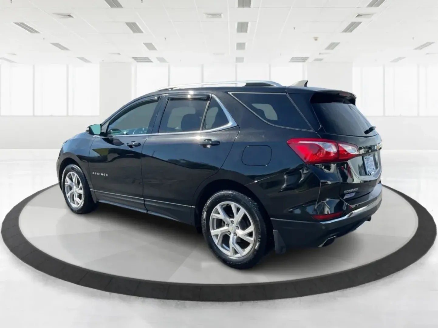 2018 Chevrolet Equinox LT (3GNAXTEX4JL) with an 2L I-4 gasoline direct injection engine, located at 4508 South Dixie Dr, Moraine, OH, 45439, (937) 908-9800, 39.689976, -84.218452 - **Explore Your Next Adventure with the 2018 Chevrolet Equinox LT!** <br /> <br /> Are you ready to elevate your lifestyle with a vehicle that's perfect for family trips, weekend getaways, or even your daily commute? Look no further than the stunning 2018 Chevrolet Equinox LT, now available at Advant - Photo#4