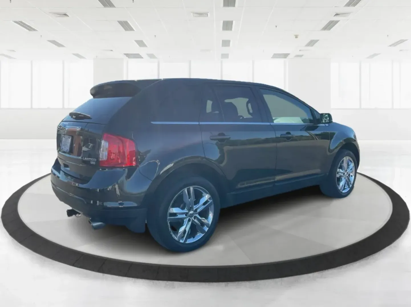 2014 Ford Edge Limited (2FMDK4KC4EB) with an 3.5L V-6 DOHC engine, located at 8750 N County Rd 25A, Piqua, OH, 45356, (937) 908-9800, 40.164391, -84.232513 - **Adventure Awaits: Drive Home a 2014 Ford Edge Limited Today!**<br /> <br /> Are you looking for a versatile vehicle that seamlessly fits into your lifestyle? Whether you're navigating your morning commute, embarking on family weekend getaways, or simply running errands around Piqua, the 2014 Ford - Photo#2