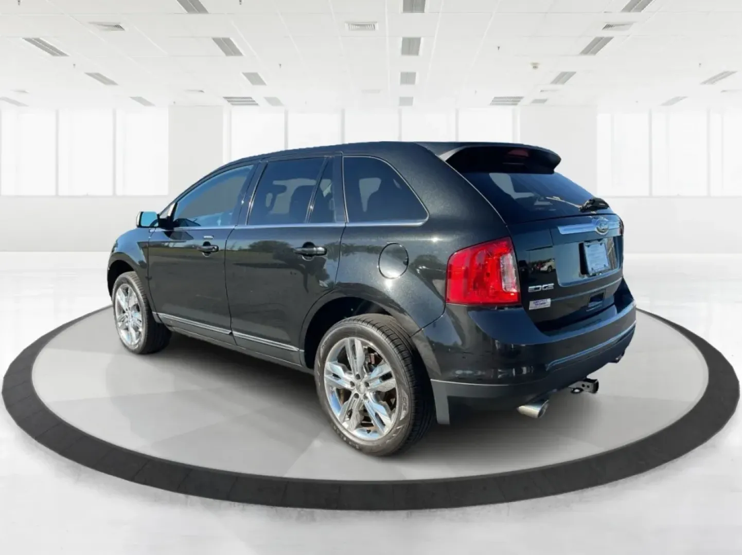 2014 Ford Edge Limited (2FMDK4KC4EB) with an 3.5L V-6 DOHC engine, located at 8750 N County Rd 25A, Piqua, OH, 45356, (937) 908-9800, 40.164391, -84.232513 - **Adventure Awaits: Drive Home a 2014 Ford Edge Limited Today!**<br /> <br /> Are you looking for a versatile vehicle that seamlessly fits into your lifestyle? Whether you're navigating your morning commute, embarking on family weekend getaways, or simply running errands around Piqua, the 2014 Ford - Photo#4