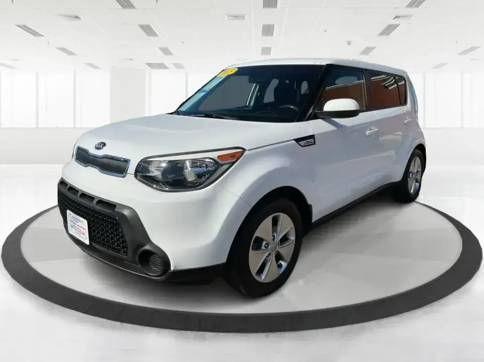 2015 Kia Soul Base (KNDJN2A21F7) with an 1.6L L4 DOHC 16V engine, Automatic transmission, located at 4508 South Dixie Dr, Moraine, OH, 45439, (937) 908-9800, 39.689976, -84.218452 - Need a smart, city-friendly ride that's easy to park in downtown Dayton, comfortable for long commutes on I75, and versatile enough for Costco runs and weekend escapes? This 2015 Kia Soul Base in White delivers the kind of practical, upbeat lifestyle fit that works for first-time buyers, growing fam - Photo#8