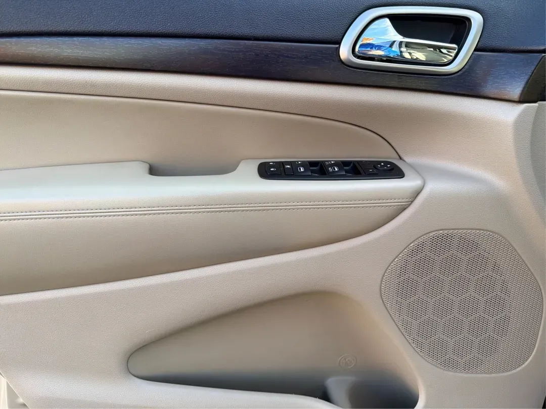 2014 Jeep Grand Cherokee Laredo (1C4RJFAG0EC) with an 3.6L V-6 DOHC engine, located at 1184 Kauffman Ave, Fairborn, OH, 45324, (937) 908-9800, 39.807072, -84.030914 - ### Conquer Every Adventure with the 2014 Jeep Grand Cherokee Laredo Ideal for Every Lifestyle!<br /> <br /> Are you ready to elevate your driving experience? Whether you're navigating the hustle and bustle of city life in Riverside, OH, or embarking on thrilling weekend getaways, the 2014 Jeep Gra - Photo#19