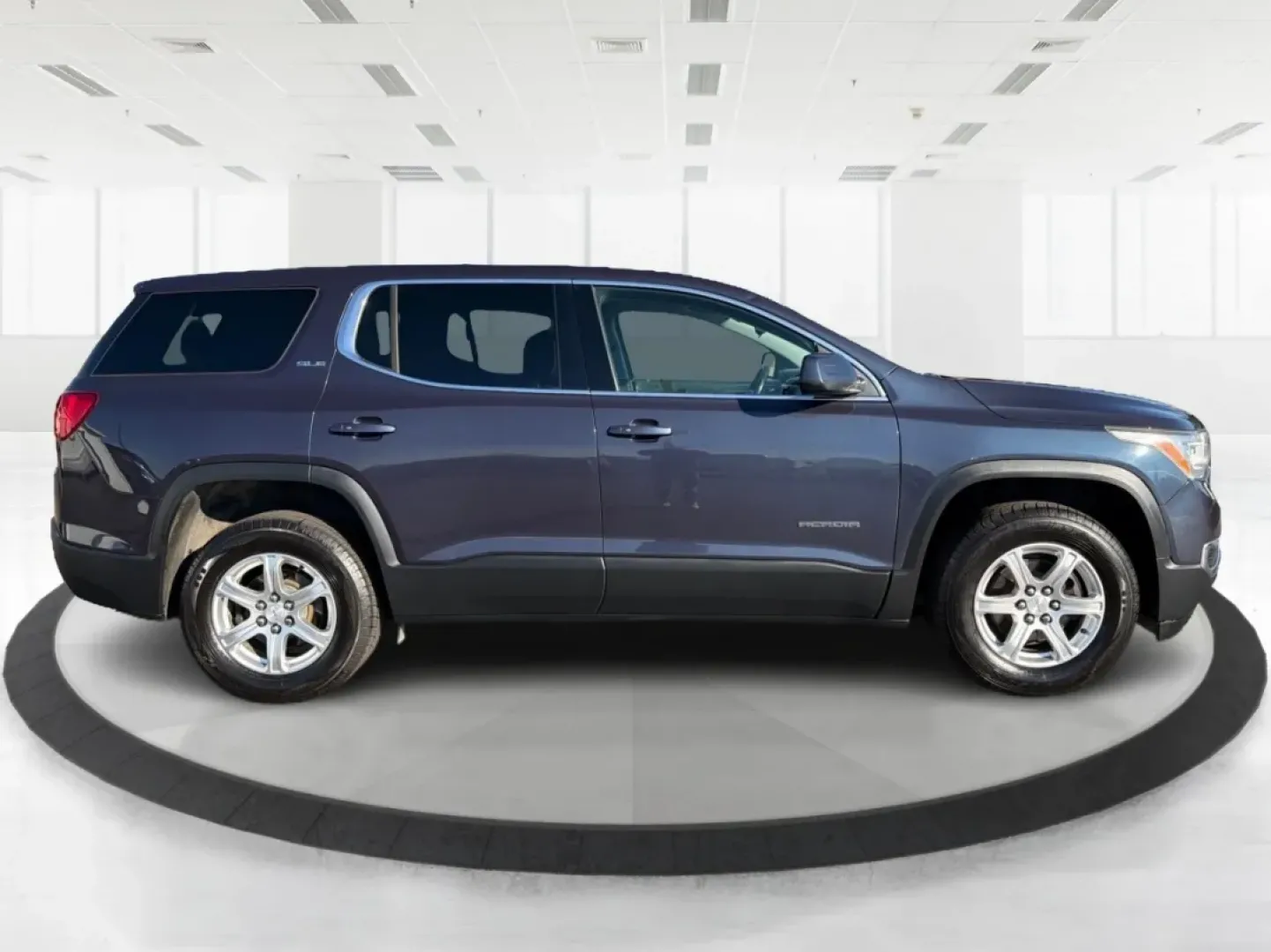 2018 GMC Acadia SLE-1 (1GKKNKLA5JZ) with an 2.5L I-4 gasoline direct injection engine, located at 1230 East Main St, Xenia, OH, 45385, (937) 908-9800, 39.688026, -83.910172 - Unleash your adventurous spirit with the 2018 GMC Acadia SLE-1, the perfect SUV for weekend getaways, family road trips, or daily commutes. With its spacious interior and versatile cargo space, this SUV is designed for those who value comfort and practicality without sacrificing style. At Advantage - Photo#1