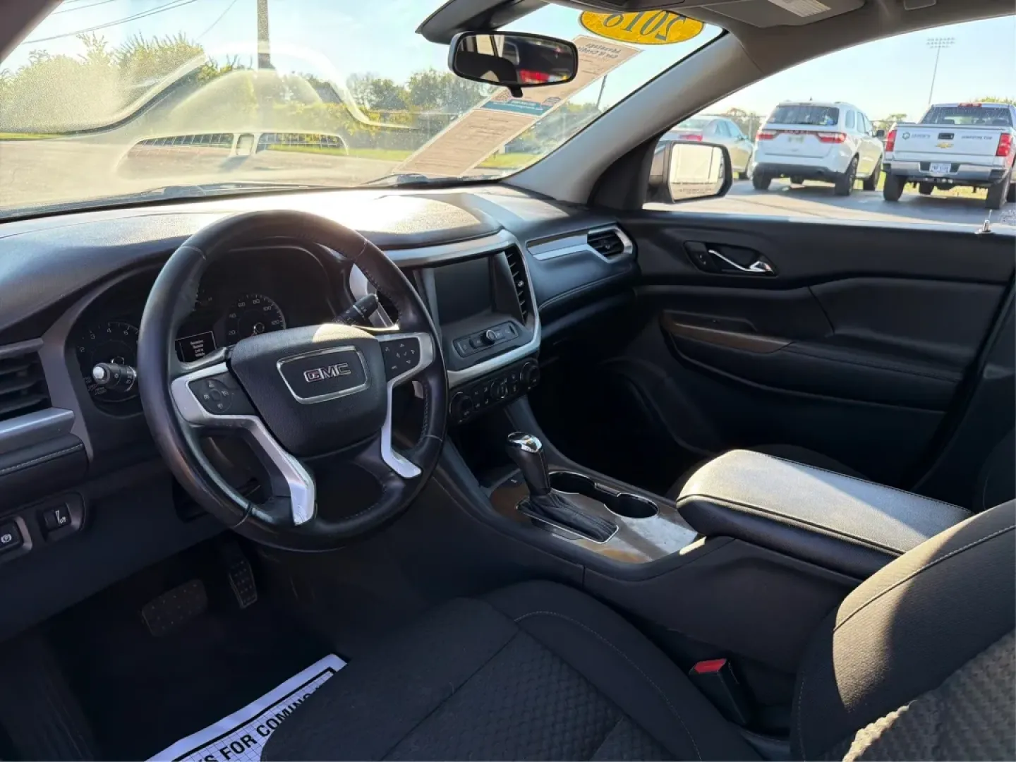 2018 GMC Acadia SLE-1 (1GKKNKLA5JZ) with an 2.5L I-4 gasoline direct injection engine, located at 1230 East Main St, Xenia, OH, 45385, (937) 908-9800, 39.688026, -83.910172 - Unleash your adventurous spirit with the 2018 GMC Acadia SLE-1, the perfect SUV for weekend getaways, family road trips, or daily commutes. With its spacious interior and versatile cargo space, this SUV is designed for those who value comfort and practicality without sacrificing style. At Advantage - Photo#9