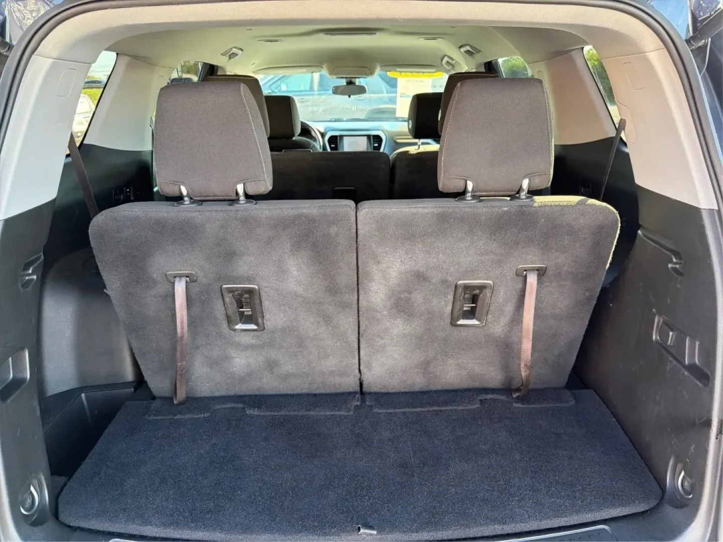 2018 GMC Acadia SLE-1 (1GKKNKLA5JZ) with an 2.5L I-4 gasoline direct injection engine, located at 1230 East Main St, Xenia, OH, 45385, (937) 908-9800, 39.688026, -83.910172 - Unleash your adventurous spirit with the 2018 GMC Acadia SLE-1, the perfect SUV for weekend getaways, family road trips, or daily commutes. With its spacious interior and versatile cargo space, this SUV is designed for those who value comfort and practicality without sacrificing style. At Advantage - Photo#12