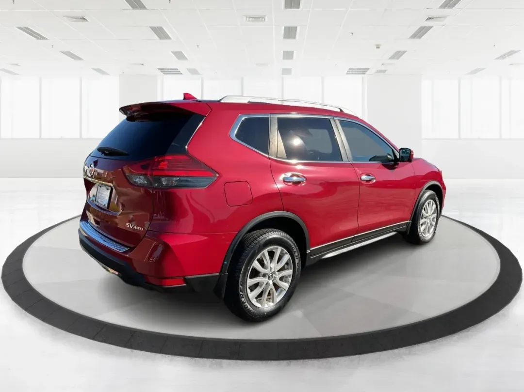 2017 Nissan Rogue SV (JN8AT2MV6HW) with an 2.5L I-4 DOHC engine, CVT transmission, located at 1230 East Main St, Xenia, OH, 45385, (937) 908-9800, 39.688026, -83.910172 - 2017 Nissan Rogue SV - Photo#2