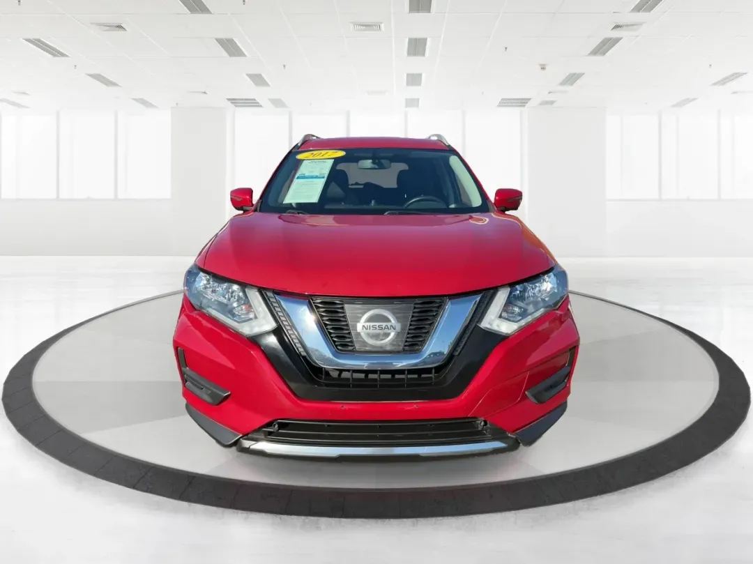 2017 Nissan Rogue SV (JN8AT2MV6HW) with an 2.5L I-4 DOHC engine, CVT transmission, located at 1230 East Main St, Xenia, OH, 45385, (937) 908-9800, 39.688026, -83.910172 - 2017 Nissan Rogue SV - Photo#7