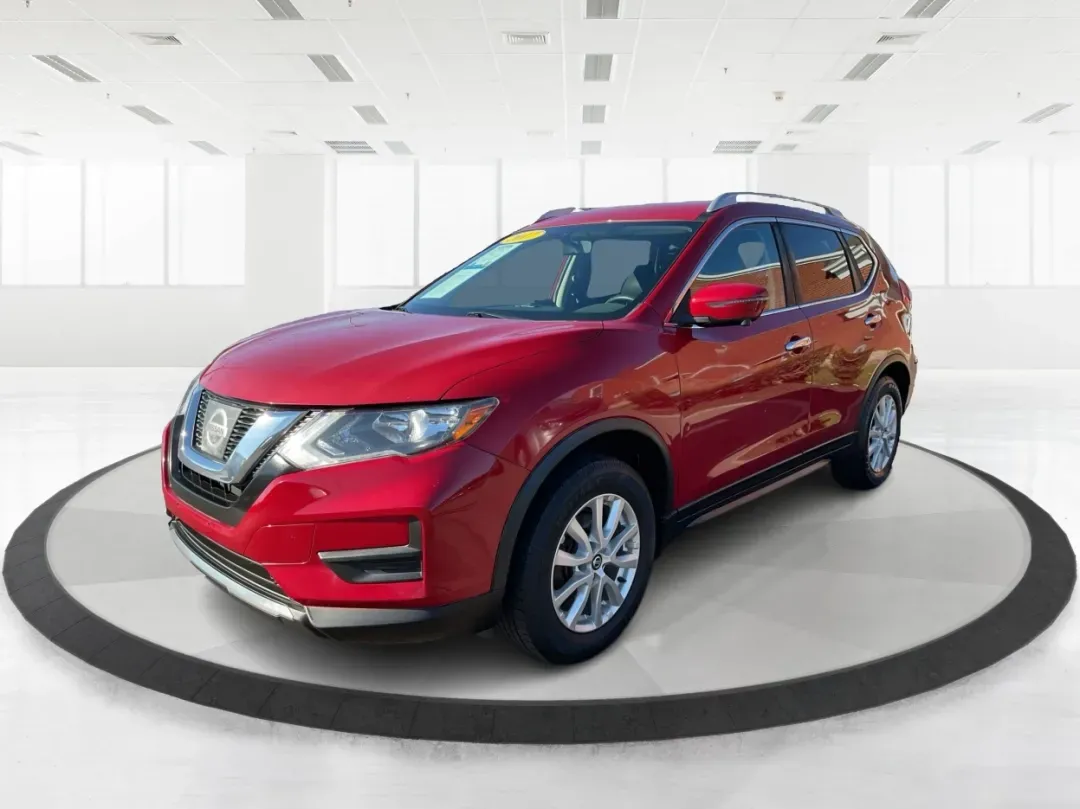 2017 Nissan Rogue SV (JN8AT2MV6HW) with an 2.5L I-4 DOHC engine, CVT transmission, located at 1230 East Main St, Xenia, OH, 45385, (937) 908-9800, 39.688026, -83.910172 - 2017 Nissan Rogue SV - Photo#8