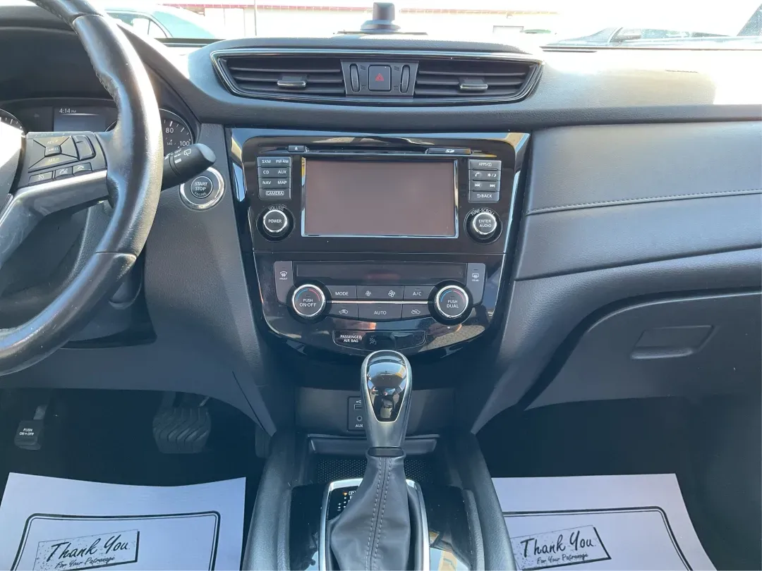 2017 Nissan Rogue SV (JN8AT2MV6HW) with an 2.5L I-4 DOHC engine, CVT transmission, located at 1230 East Main St, Xenia, OH, 45385, (937) 908-9800, 39.688026, -83.910172 - 2017 Nissan Rogue SV - Photo#13