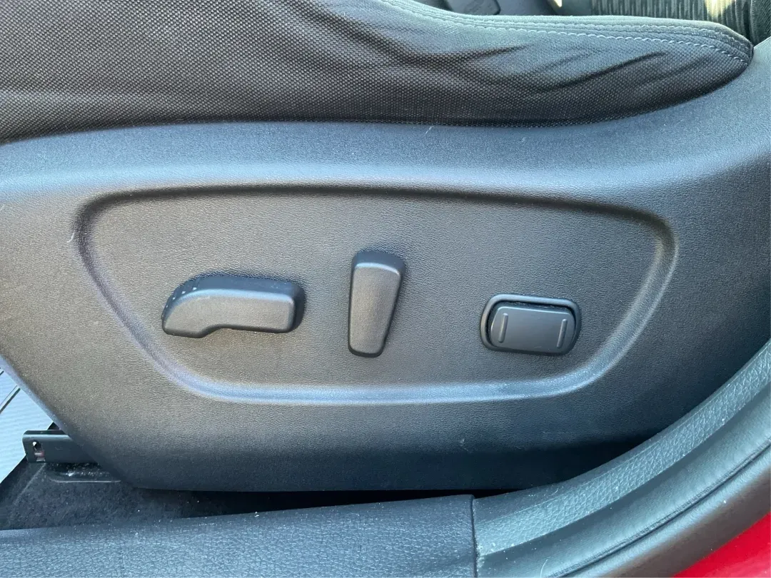 2017 Nissan Rogue SV (JN8AT2MV6HW) with an 2.5L I-4 DOHC engine, CVT transmission, located at 1230 East Main St, Xenia, OH, 45385, (937) 908-9800, 39.688026, -83.910172 - 2017 Nissan Rogue SV - Photo#17