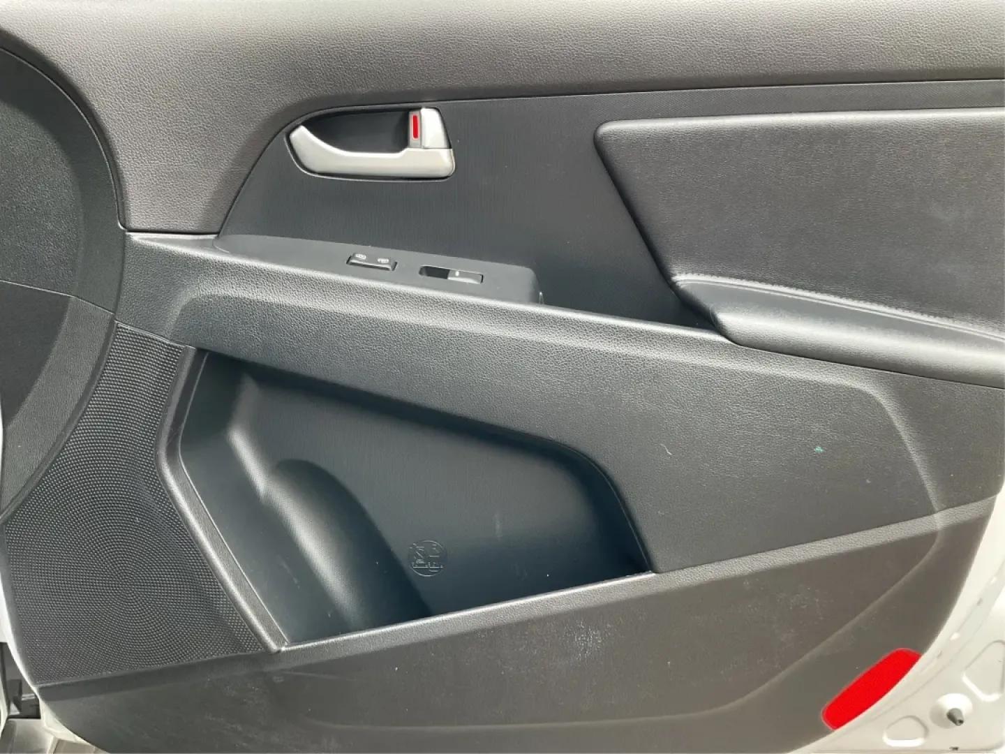 2015 Kia Sportage EX (KNDPC3AC4F7) with an Other engine, located at 8750 N County Rd 25A, Piqua, OH, 45356, (937) 908-9800, 40.164391, -84.232513 - **Get Ready for Adventure with the 2015 Kia Sportage EX from Advantage Car and Credit!**<br /> <br /> Are you looking for the perfect vehicle to elevate your weekend getaways and daily commutes? Look no further than this stunning 2015 Kia Sportage EX, available now at Advantage Car and Credit in New - Photo#18