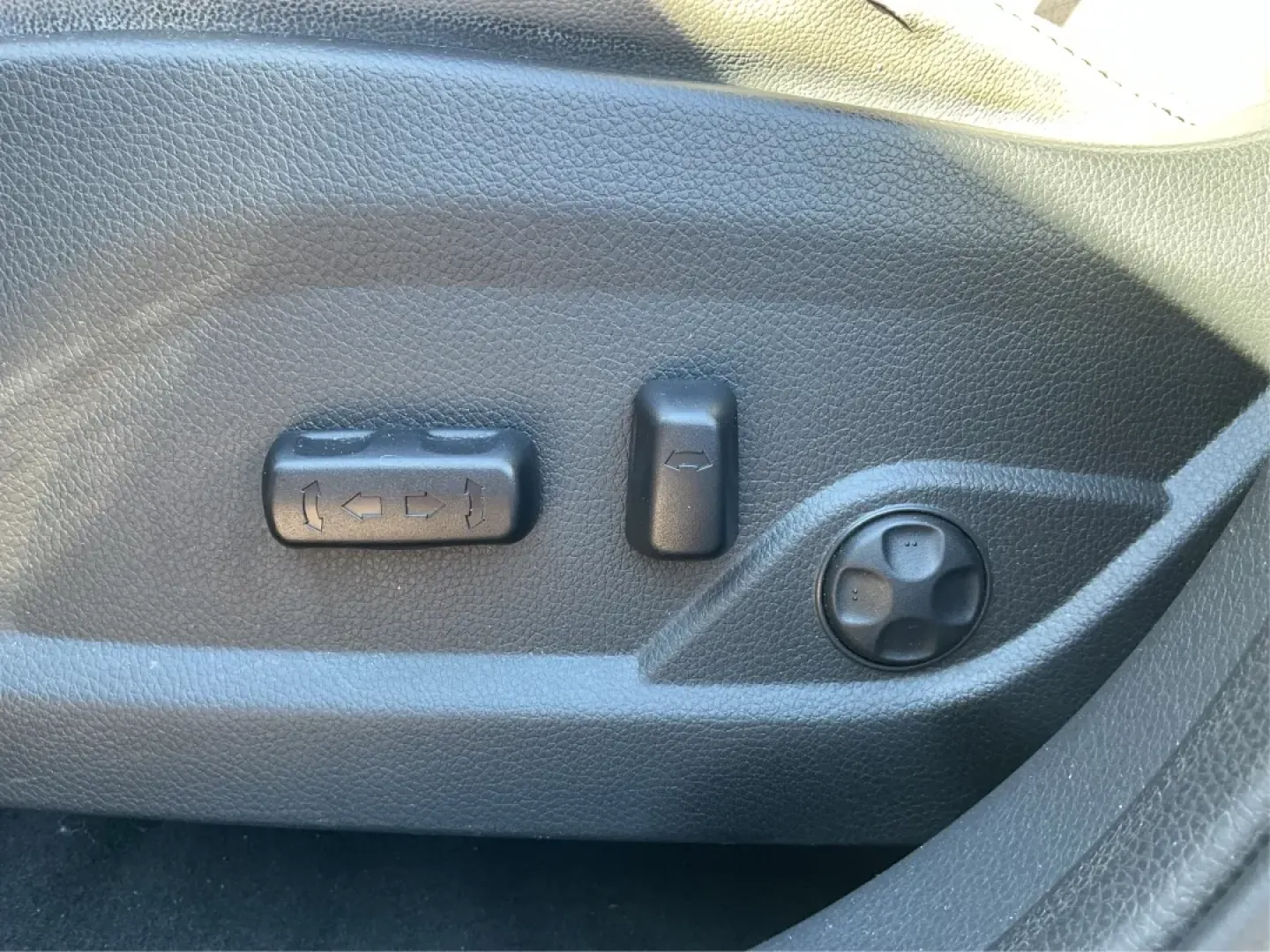 2014 Hyundai Santa Fe 2.4L (5XYZUDLB3EG) with an Theta II 2.4L I-4 gasoline direct injection engine, located at 1099 N County Rd 25A , Troy, OH, 45373, (937) 908-9800, 40.057079, -84.212883 - Are you ready to elevate your driving experience and embrace a lifestyle of adventure? The 2014 Hyundai Santa Fe available at Advantage Car and Credit in Troy, OH, is not just a vehicle; it's your gateway to unforgettable road trips, family outings, and daily commutes. This versatile SUV combines st - Photo#17