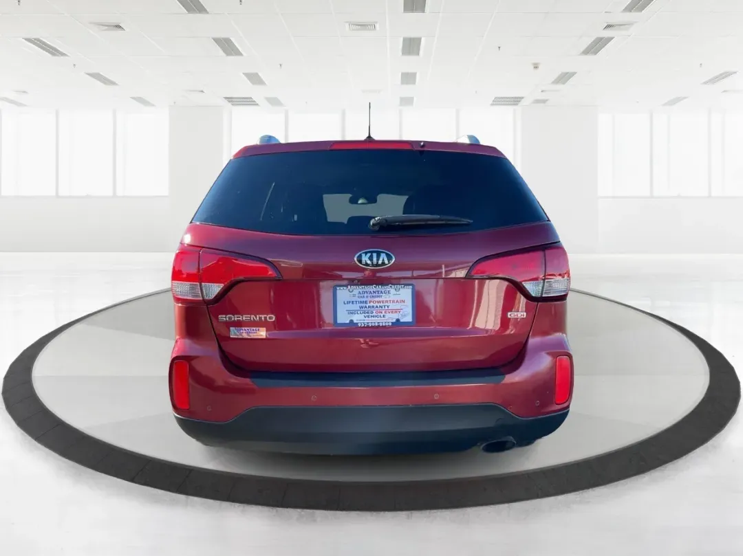 2015 Kia Sorento LX (5XYKTCA66FG) with an 2.4L I-4 gasoline direct injection engine, located at 1951 S Dayton Lakeview Rd., New Carlisle, OH, 45344, (937) 908-9800, 39.890999, -84.050255 - **Adventure Awaits with the 2015 Kia Sorento LX from Advantage Car and Credit!**<br /> <br /> Are you ready to elevate your family outings or embark on unforgettable weekend adventures? Look no further than this stunning **2015 Kia Sorento LX**! With its striking Remington Red Metallic exterior and - Photo#3