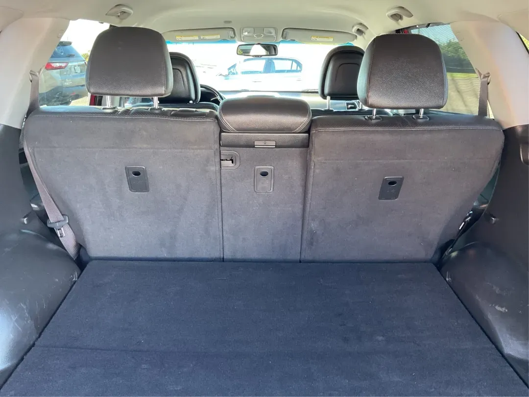 2015 Kia Sorento LX (5XYKTCA66FG) with an 2.4L I-4 gasoline direct injection engine, located at 1951 S Dayton Lakeview Rd., New Carlisle, OH, 45344, (937) 908-9800, 39.890999, -84.050255 - **Adventure Awaits with the 2015 Kia Sorento LX from Advantage Car and Credit!**<br /> <br /> Are you ready to elevate your family outings or embark on unforgettable weekend adventures? Look no further than this stunning **2015 Kia Sorento LX**! With its striking Remington Red Metallic exterior and - Photo#12