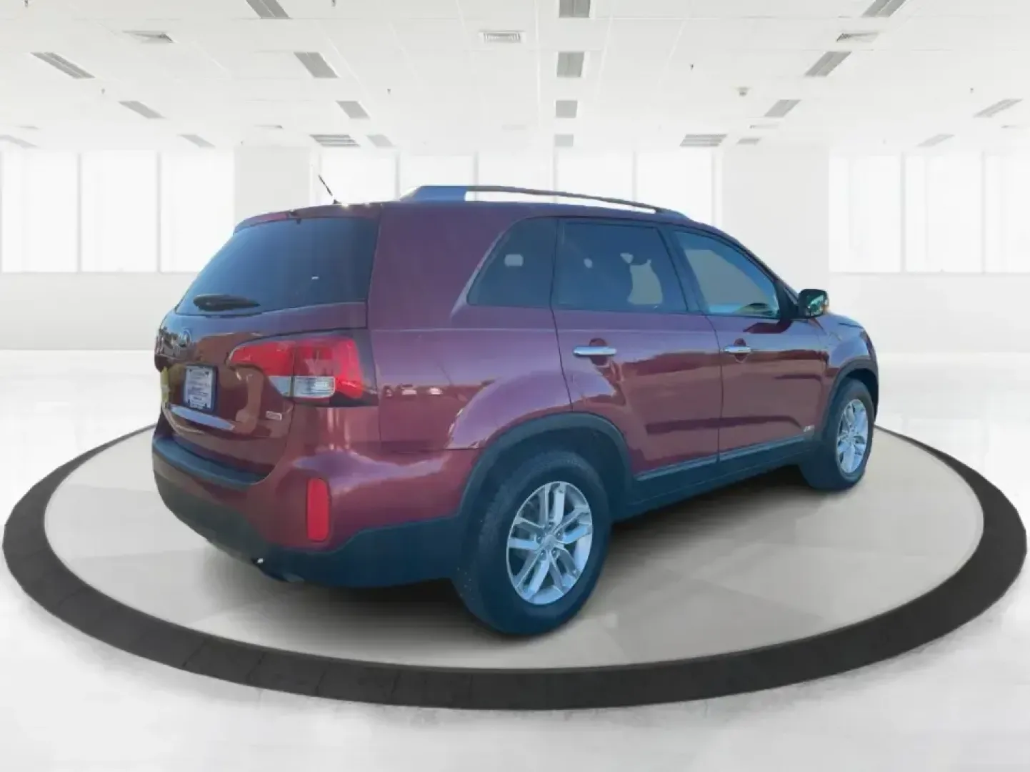 2015 Kia Sorento LX (5XYKTCA66FG) with an 2.4L I-4 gasoline direct injection engine, 6-Speed Automatic transmission, located at 4508 South Dixie Dr, Moraine, OH, 45439, (937) 908-9800, 39.689976, -84.218452 - **Adventure Awaits with the 2015 Kia Sorento LX from Advantage Car and Credit!**<br /> <br /> Are you ready to elevate your family outings or embark on unforgettable weekend adventures? Look no further than this stunning **2015 Kia Sorento LX**! With its striking Remington Red Metallic exterior and - Photo#2