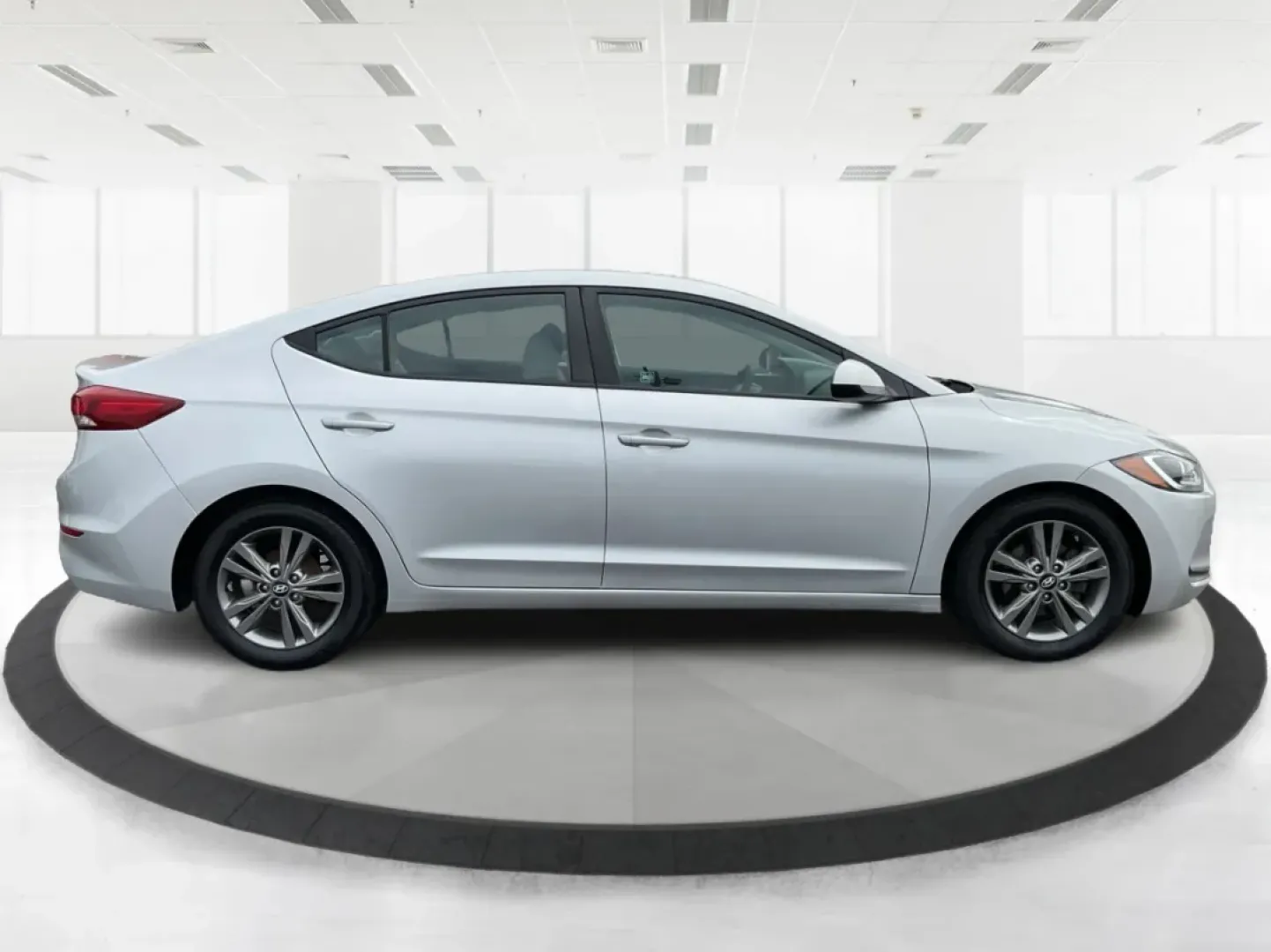 2017 Hyundai Elantra SE (5NPD84LF2HH) with an Nu 2L I-4 DOHC engine, located at 8750 N County Rd 25A, Piqua, OH, 45356, (937) 908-9800, 40.164391, -84.232513 - Discover your next adventure with the 2017 Hyundai Elantra SE, available now at Advantage Car and Credit - Piqua! This stylish sedan is perfect for budget-conscious buyers looking for a reliable vehicle that effortlessly blends comfort, performance, and technology. Whether you're commuting to work, - Photo#1