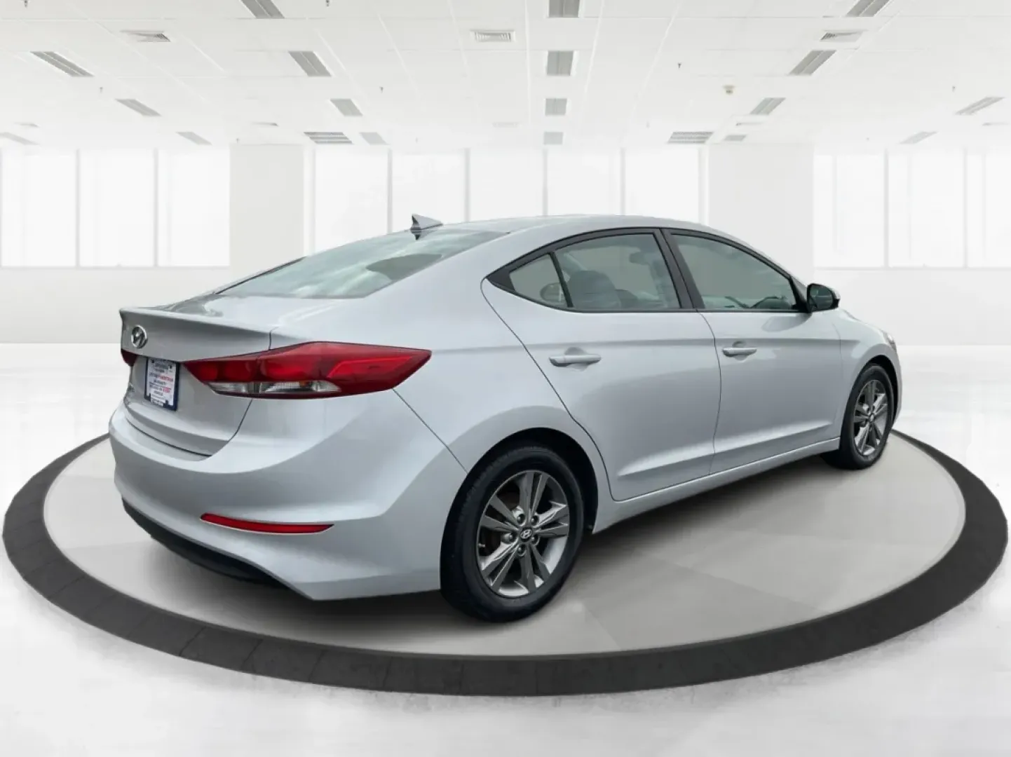 2017 Hyundai Elantra SE (5NPD84LF2HH) with an Nu 2L I-4 DOHC engine, located at 8750 N County Rd 25A, Piqua, OH, 45356, (937) 908-9800, 40.164391, -84.232513 - Discover your next adventure with the 2017 Hyundai Elantra SE, available now at Advantage Car and Credit - Piqua! This stylish sedan is perfect for budget-conscious buyers looking for a reliable vehicle that effortlessly blends comfort, performance, and technology. Whether you're commuting to work, - Photo#2