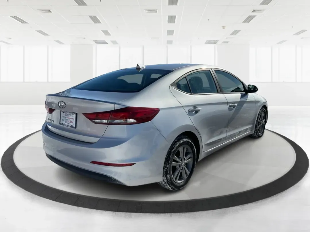 2017 Hyundai Elantra SE (5NPD84LF2HH) with an Nu 2L I-4 DOHC engine, located at 1230 East Main St, Xenia, OH, 45385, (937) 908-9800, 39.688026, -83.910172 - 2017 Hyundai Elantra SE - Photo#2