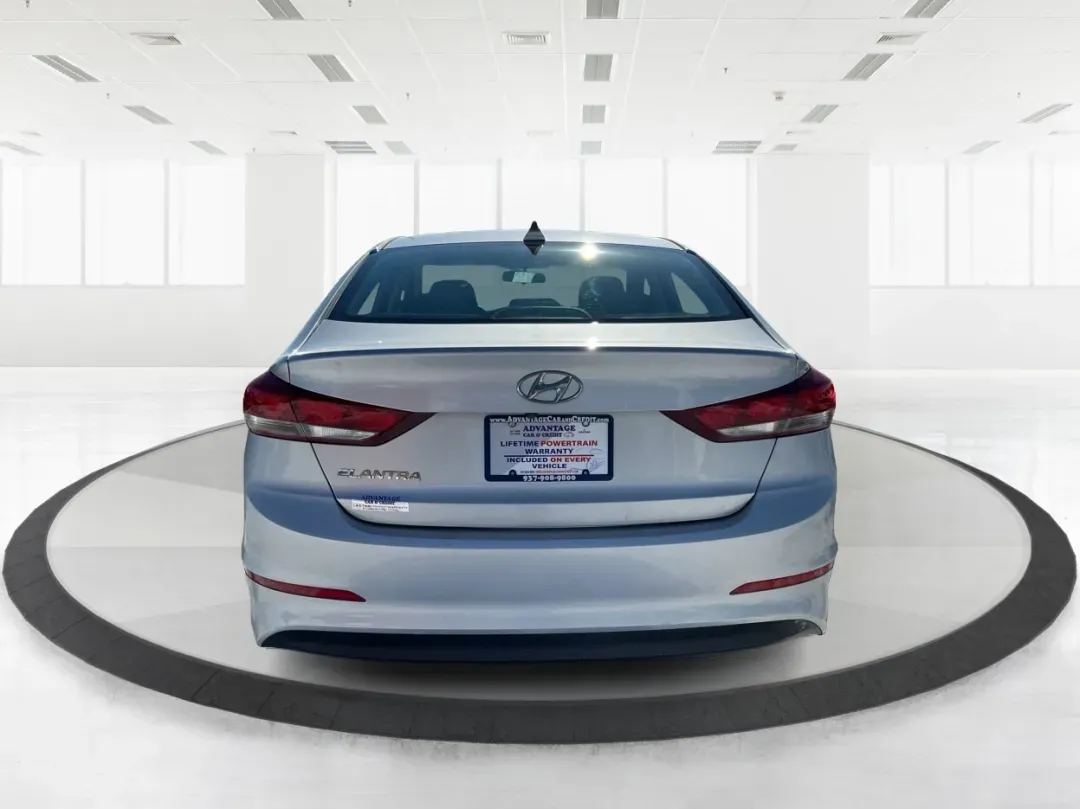 2017 Hyundai Elantra SE (5NPD84LF2HH) with an Nu 2L I-4 DOHC engine, located at 1230 East Main St, Xenia, OH, 45385, (937) 908-9800, 39.688026, -83.910172 - 2017 Hyundai Elantra SE - Photo#3