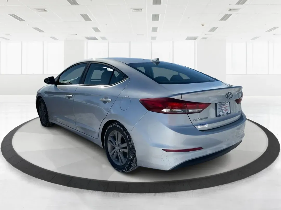 2017 Hyundai Elantra SE (5NPD84LF2HH) with an Nu 2L I-4 DOHC engine, located at 1230 East Main St, Xenia, OH, 45385, (937) 908-9800, 39.688026, -83.910172 - 2017 Hyundai Elantra SE - Photo#4