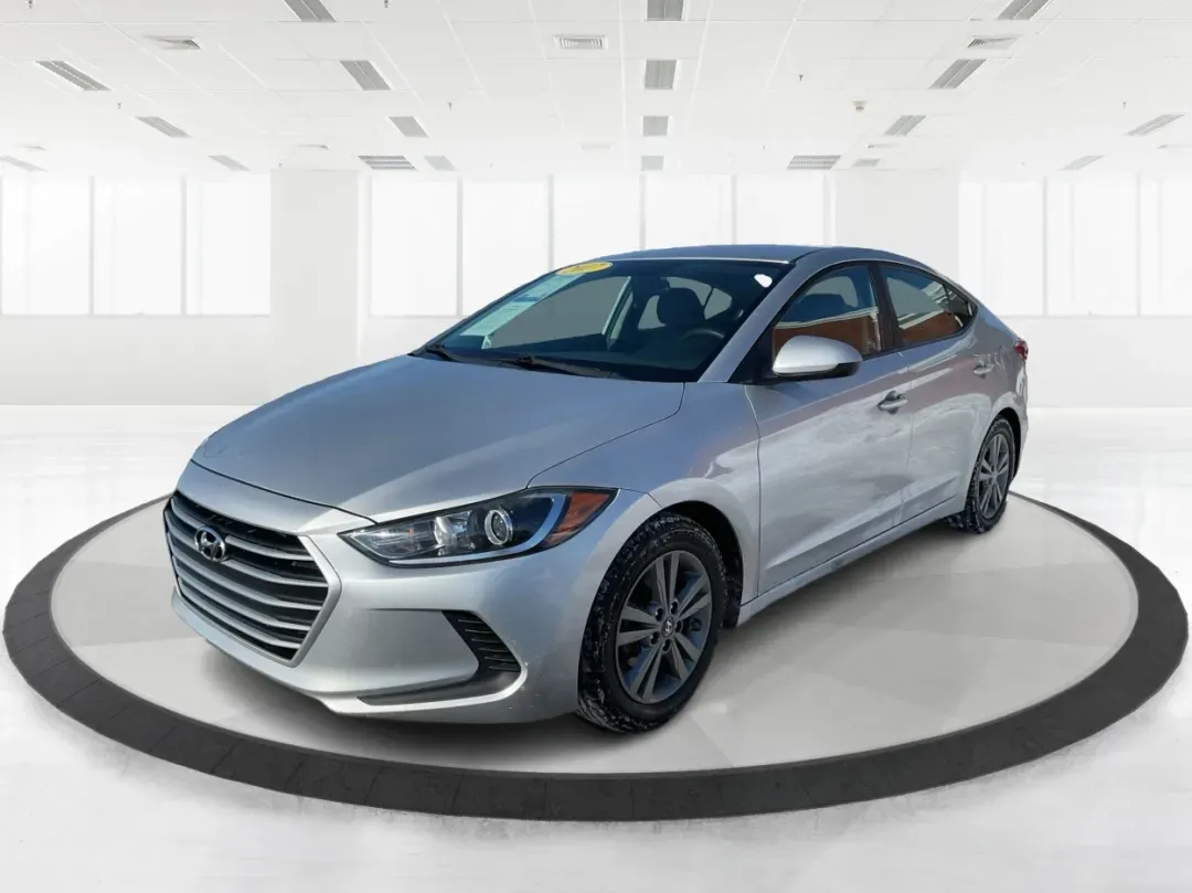2017 Hyundai Elantra SE (5NPD84LF2HH) with an Nu 2L I-4 DOHC engine, located at 1230 East Main St, Xenia, OH, 45385, (937) 908-9800, 39.688026, -83.910172 - 2017 Hyundai Elantra SE - Photo#8
