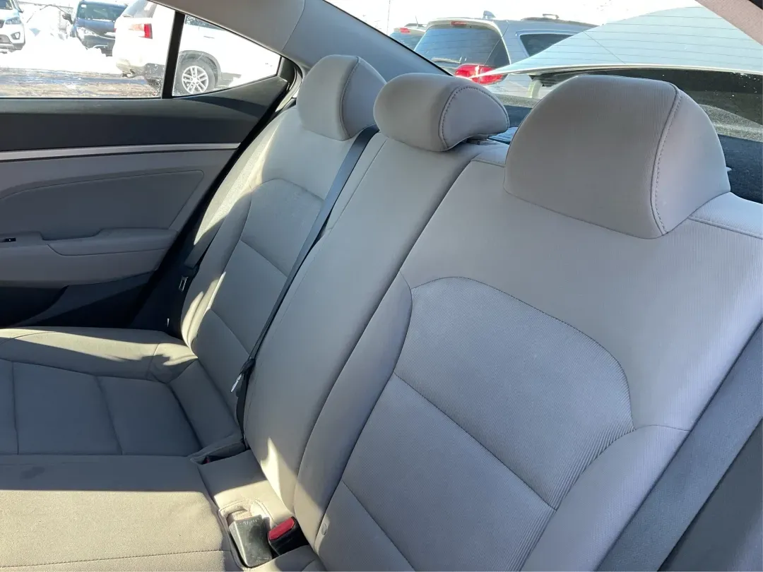 2017 Hyundai Elantra SE (5NPD84LF2HH) with an Nu 2L I-4 DOHC engine, located at 1230 East Main St, Xenia, OH, 45385, (937) 908-9800, 39.688026, -83.910172 - 2017 Hyundai Elantra SE - Photo#10