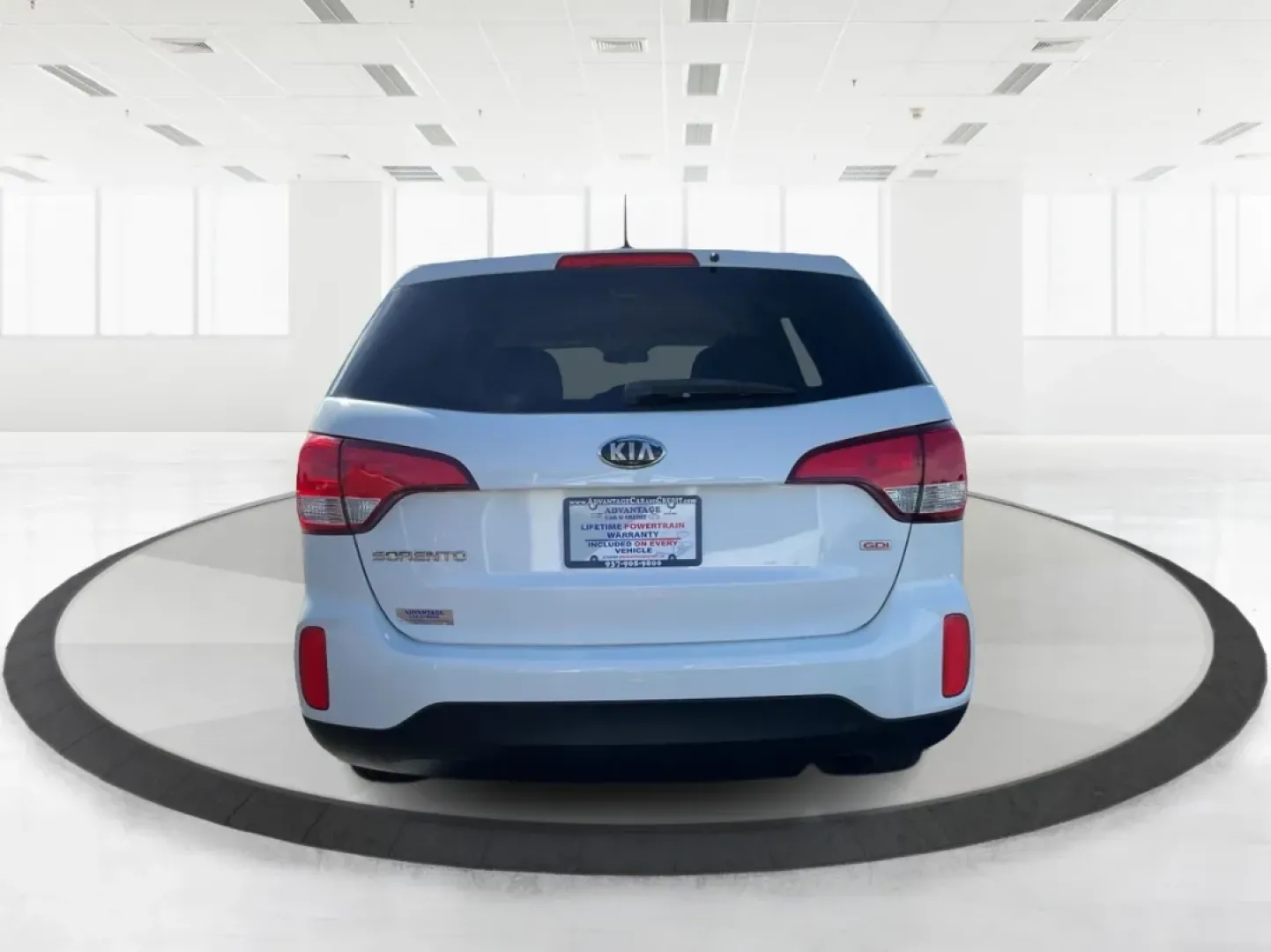 2015 Kia Sorento LX (5XYKTCA66FG) with an 2.4L I-4 gasoline direct injection engine, located at 1230 East Main St, Xenia, OH, 45385, (937) 908-9800, 39.688026, -83.910172 - Are you ready to elevate your family adventures or conquer your daily commutes? The 2015 Kia Sorento LX is the perfect companion for anyone seeking versatility, reliability, and comfort on the road. With ample space for growing families or weekend getaways, this SUV is designed to adapt to your life - Photo#3