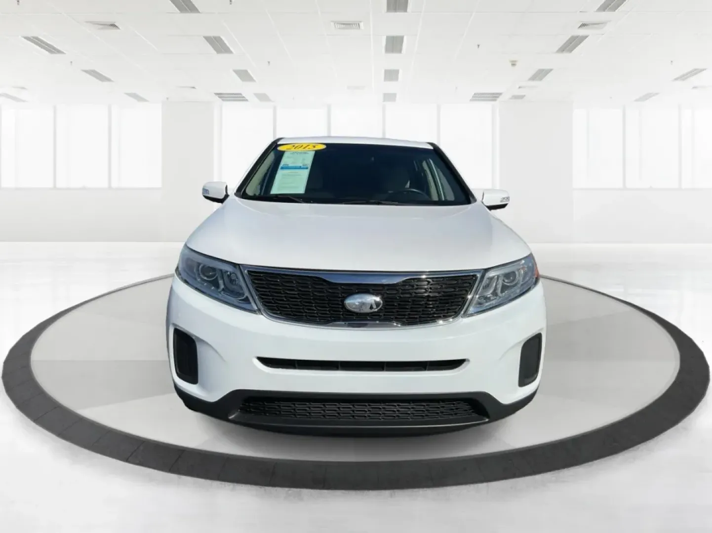 2015 Kia Sorento LX (5XYKTCA66FG) with an 2.4L I-4 gasoline direct injection engine, located at 1230 East Main St, Xenia, OH, 45385, (937) 908-9800, 39.688026, -83.910172 - Are you ready to elevate your family adventures or conquer your daily commutes? The 2015 Kia Sorento LX is the perfect companion for anyone seeking versatility, reliability, and comfort on the road. With ample space for growing families or weekend getaways, this SUV is designed to adapt to your life - Photo#7